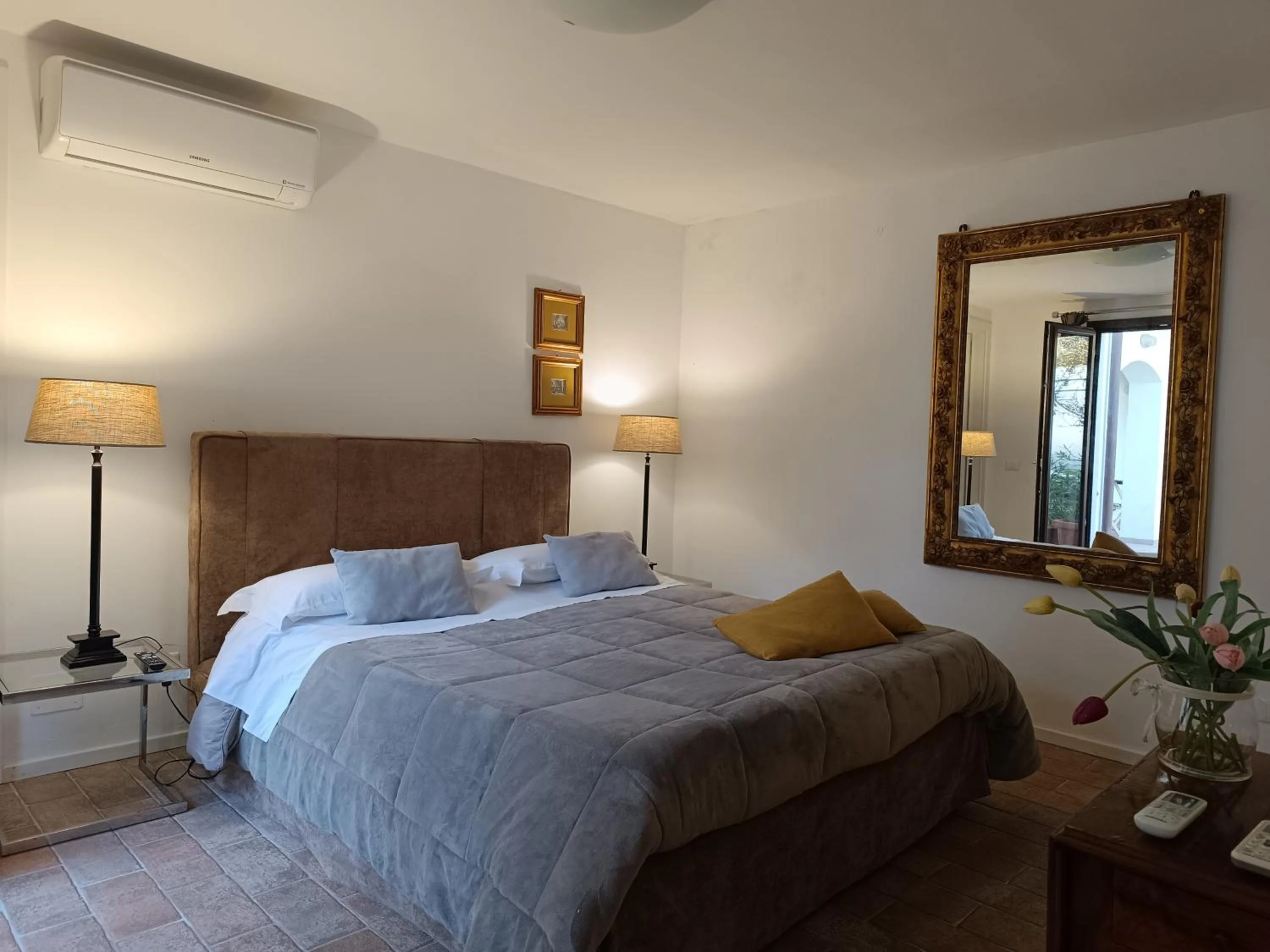 Photo of the whole room, Bed in B & B Villa Flora