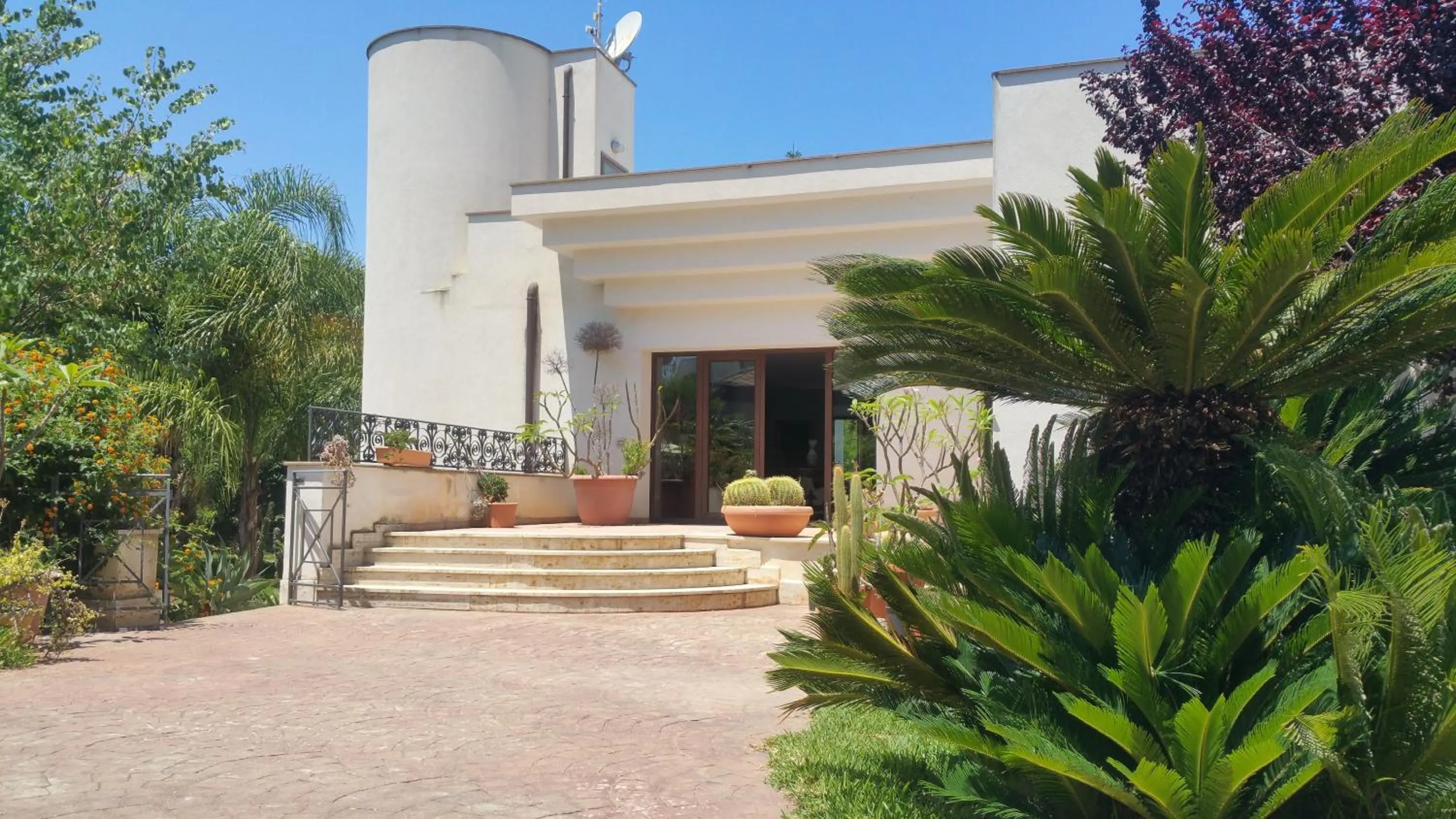 Property building in B & B Villa Flora