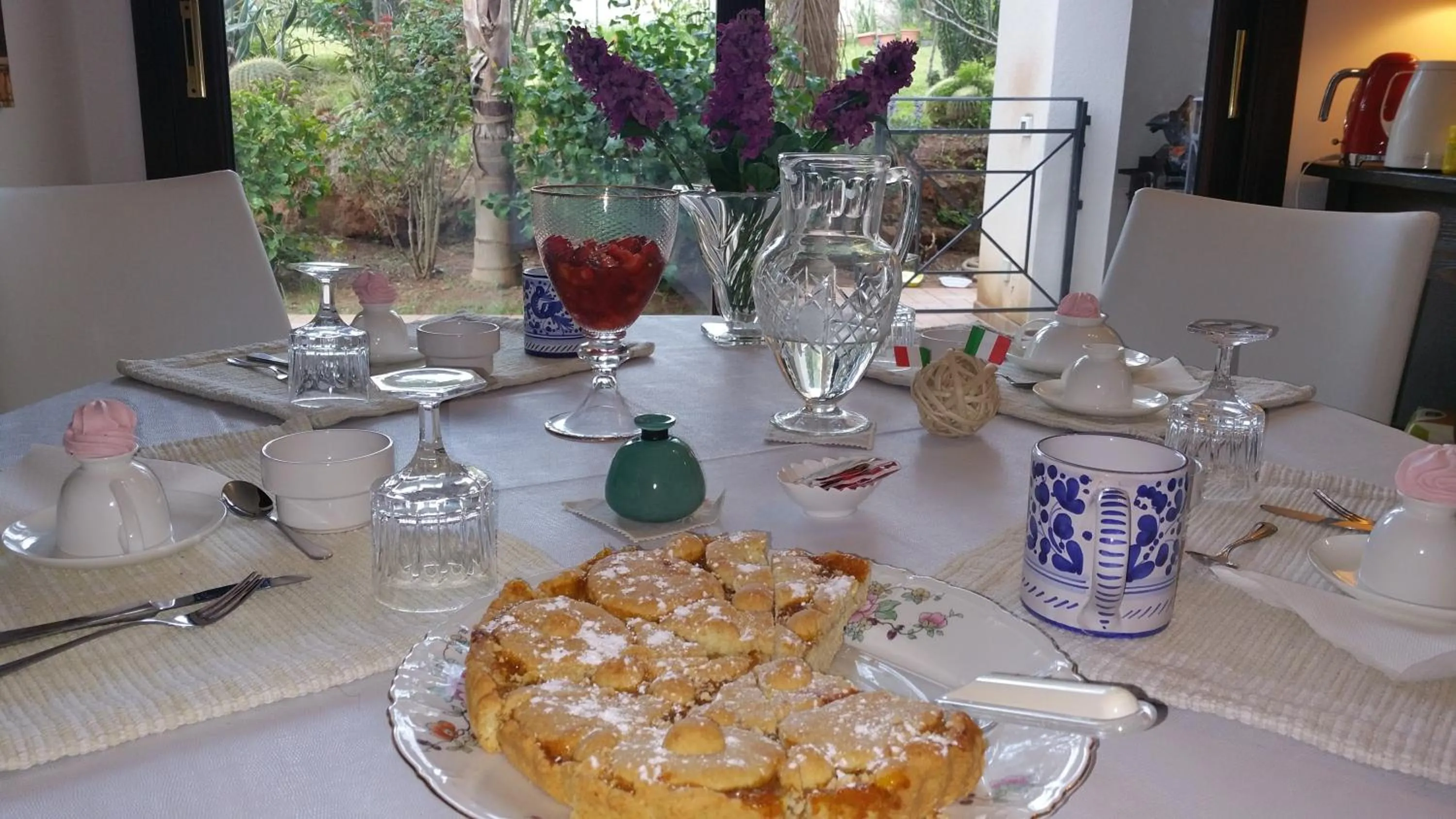 Breakfast in B & B Villa Flora