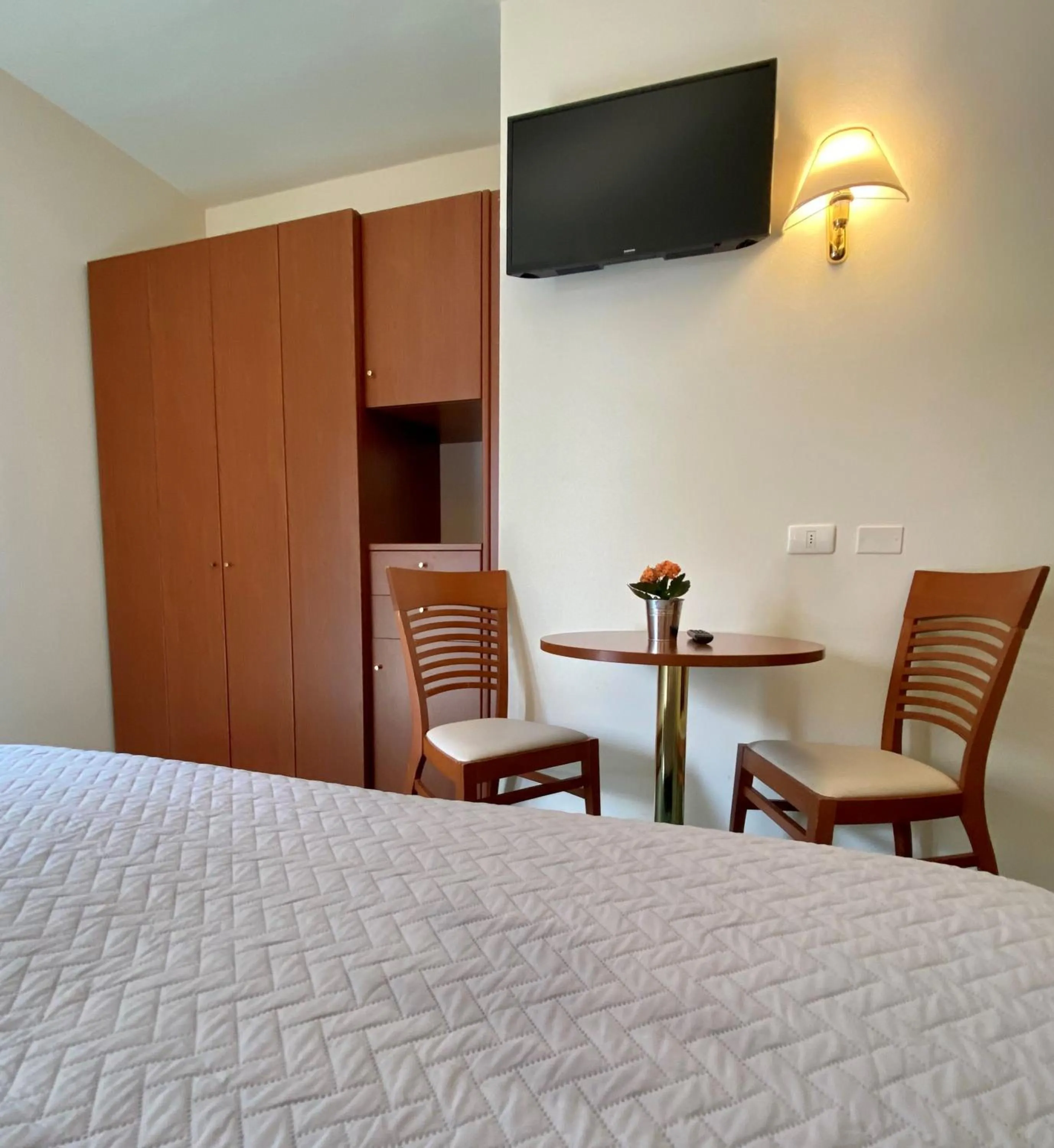 TV and multimedia, Bed in Hotel Pai