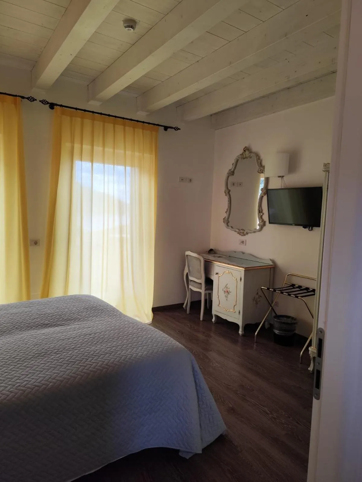 TV and multimedia, Bed in Hotel Pai