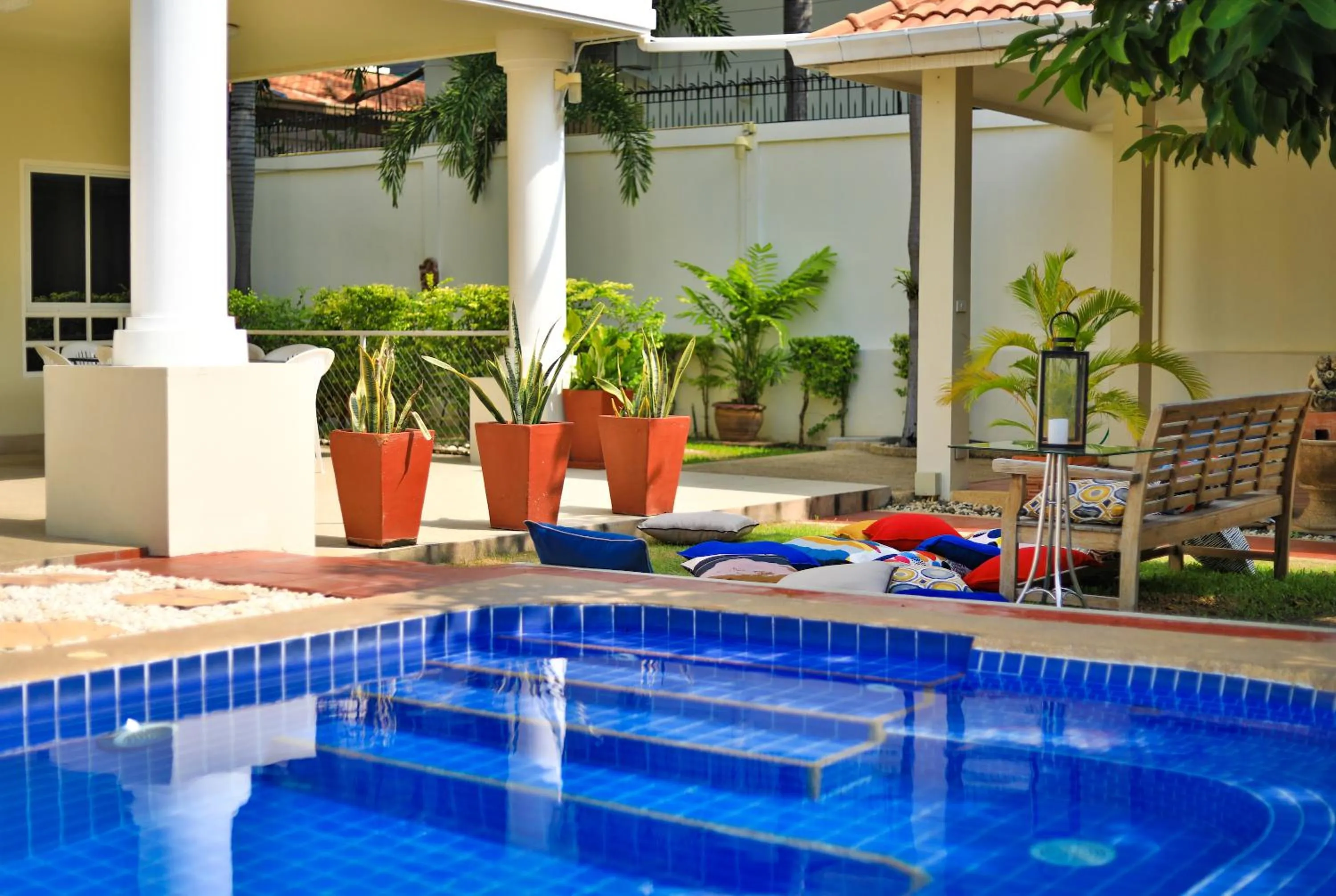 Swimming pool in Sweet Villas Pattaya