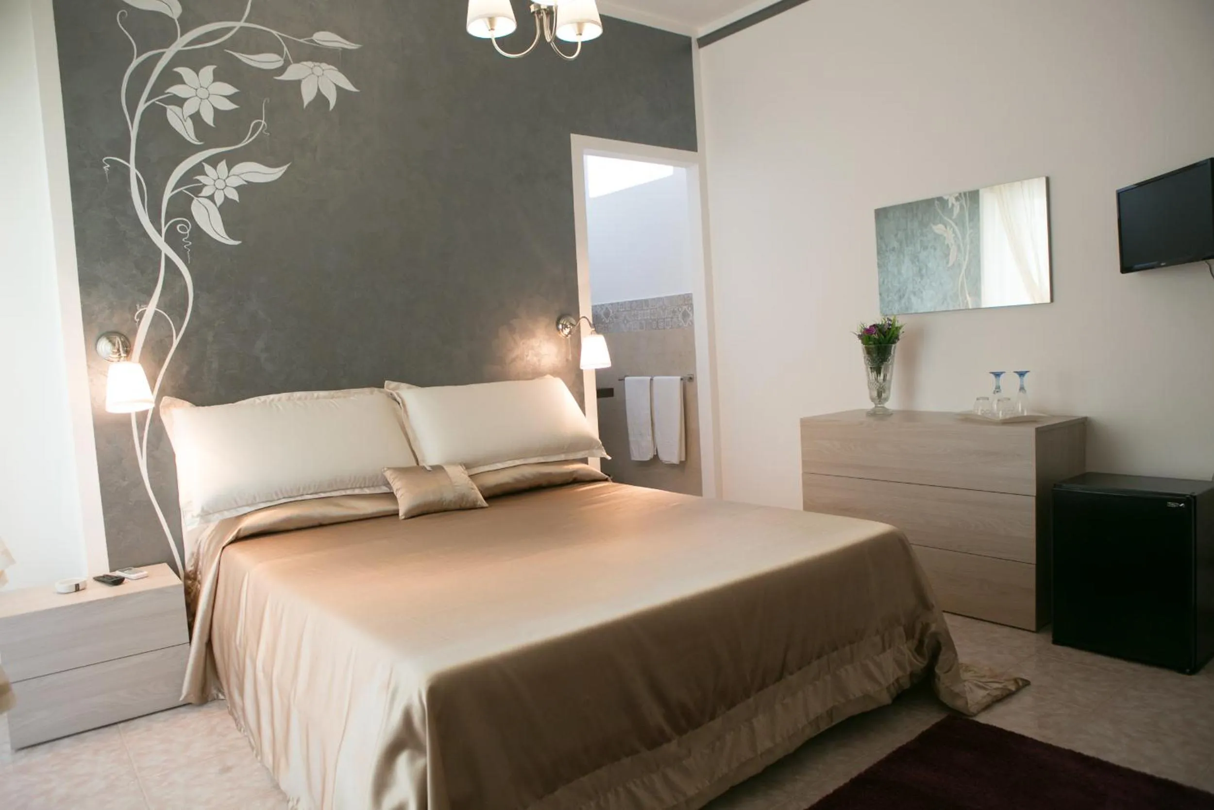 Photo of the whole room, Bed in B&B The Queen