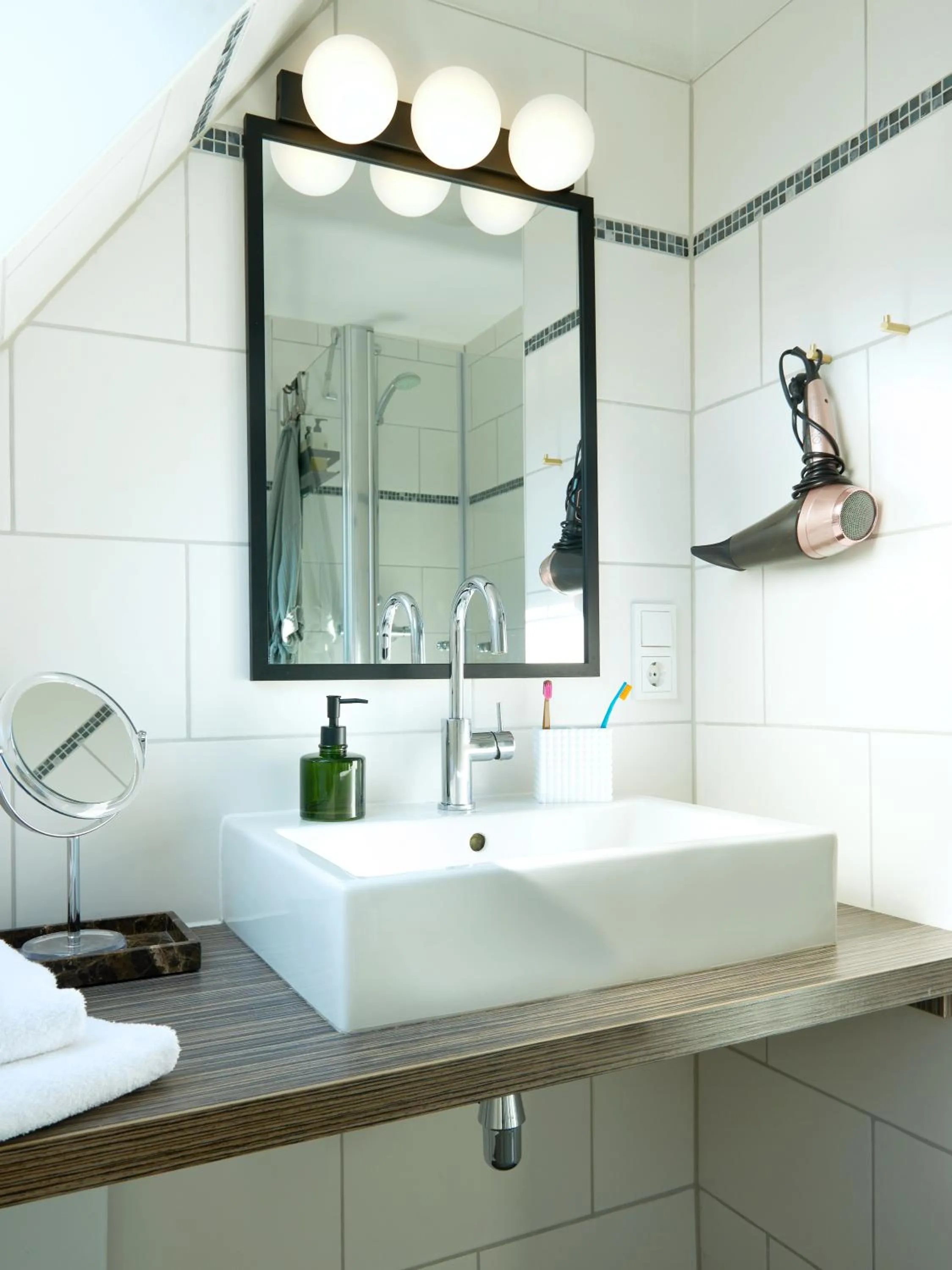 Bathroom in Five Rooms