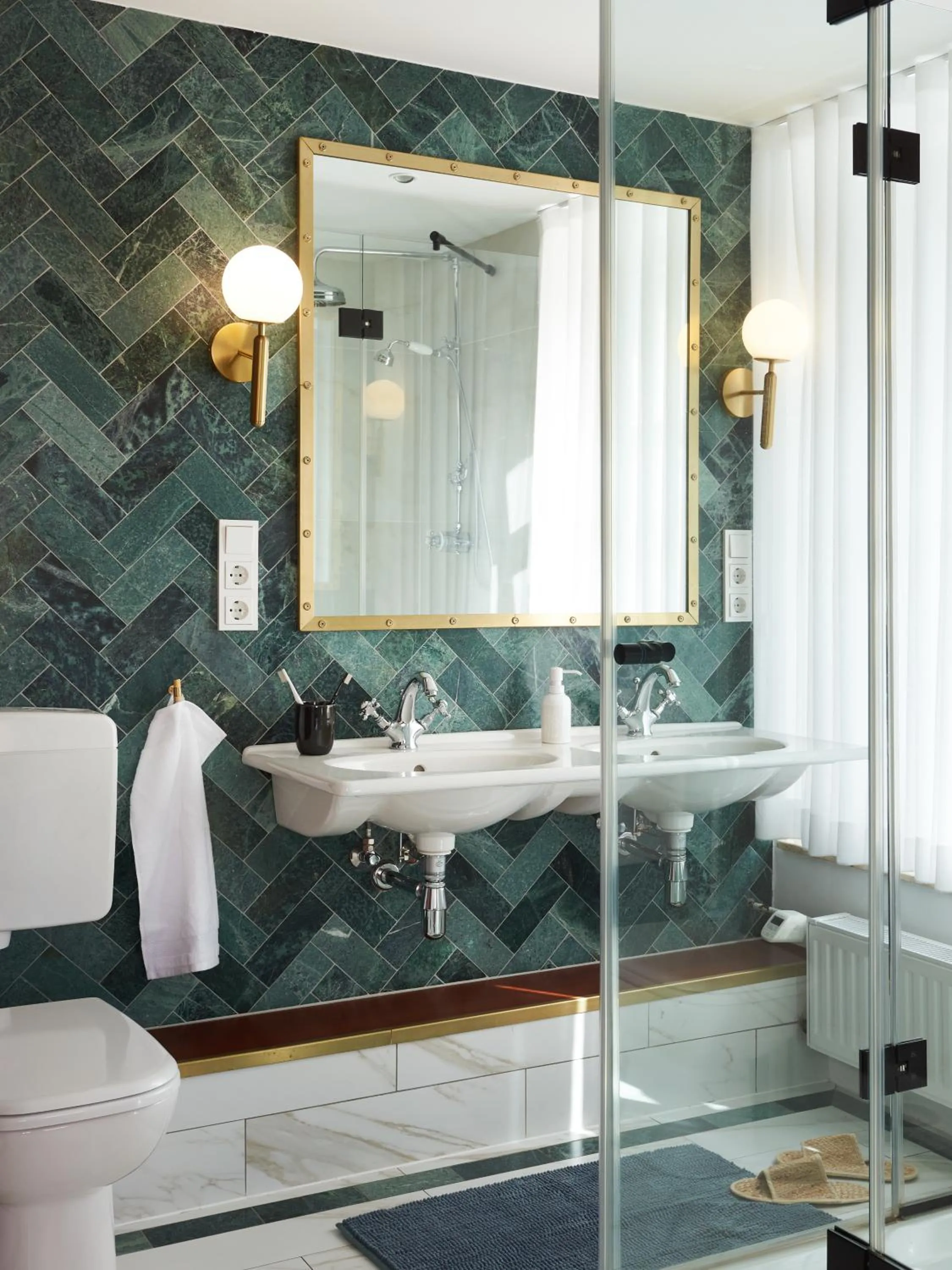 Bathroom in Five Rooms