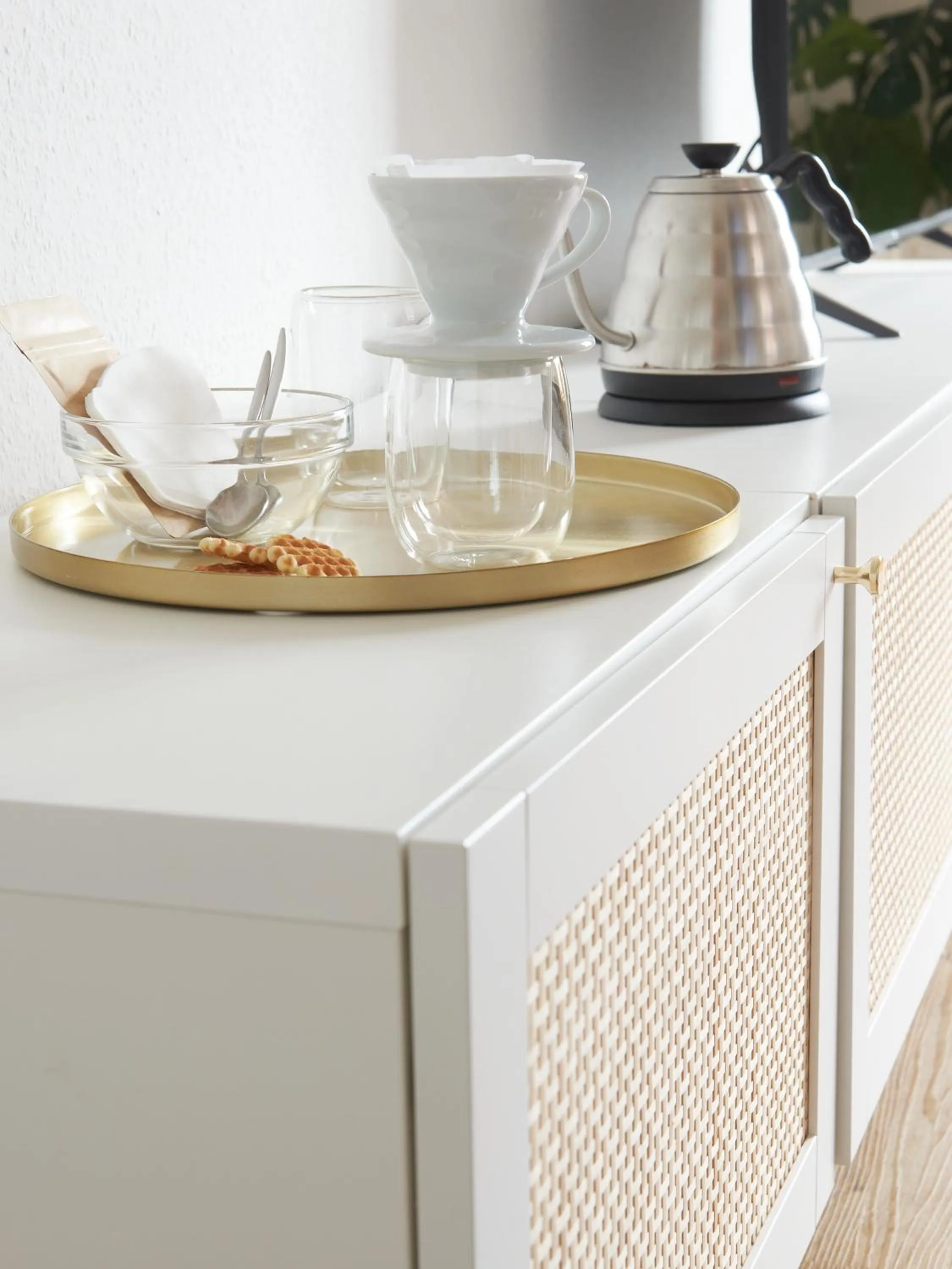 Coffee/tea facilities in Five Rooms