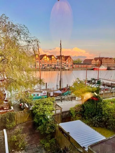 River view in Five Rooms