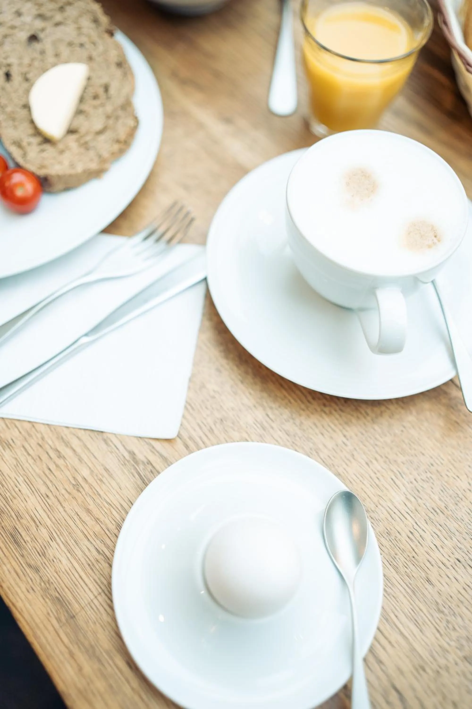 Breakfast in Five Rooms