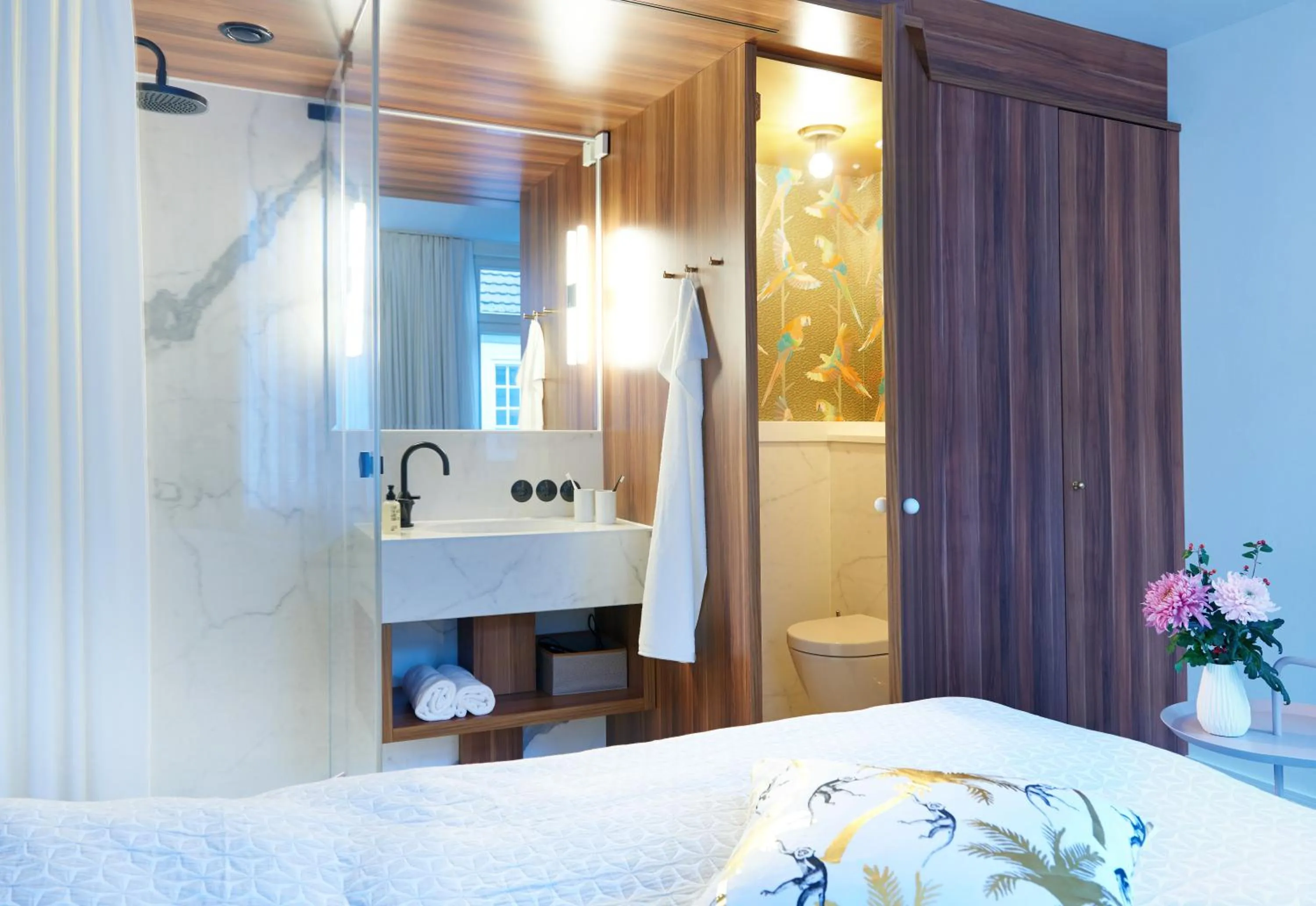 Bathroom, Bed in Five Rooms