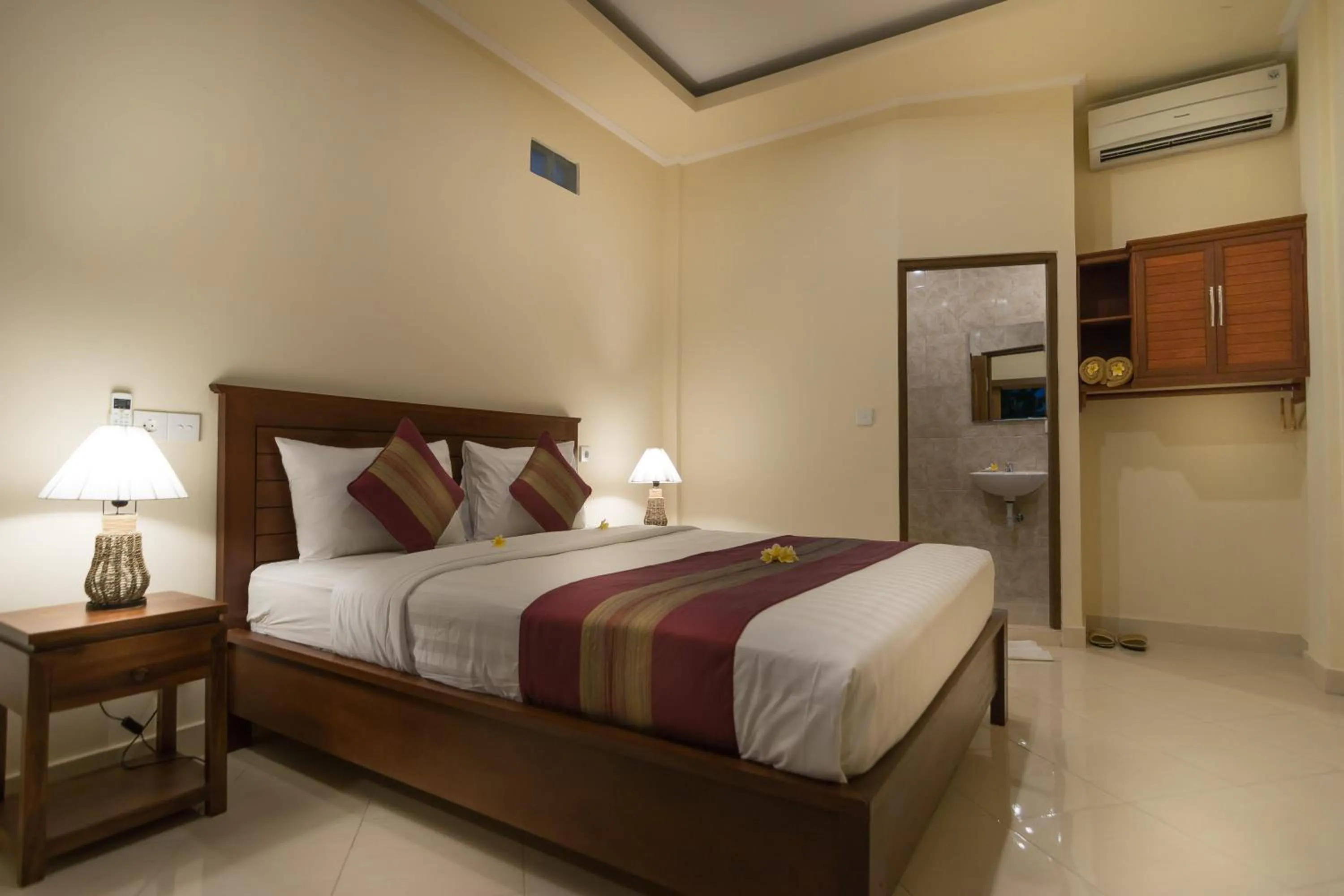 Photo of the whole room, Bed in Umah Dangin Guest House