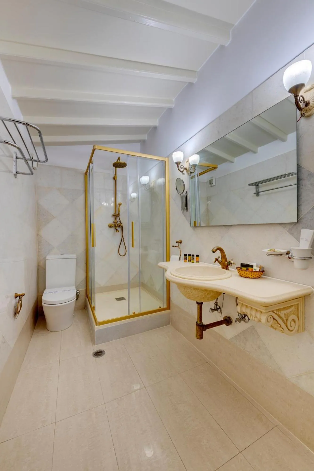 Bathroom in Apollonion Palace