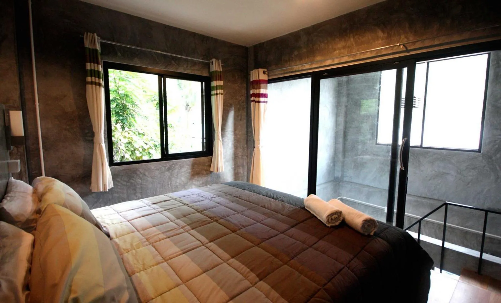 Day, Bed in Aonang Lodge - SHA