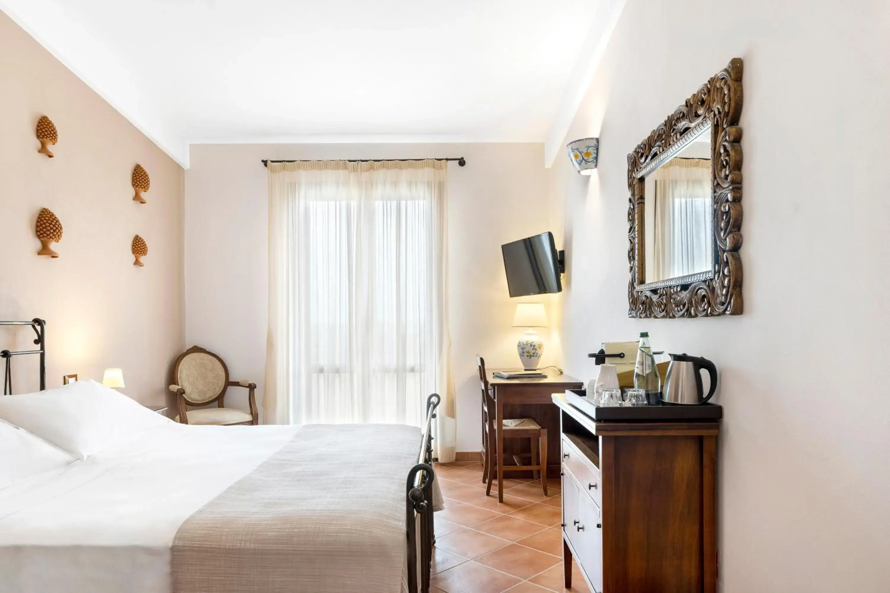 TV and multimedia, Bed in Hotel La Corte Del Sole TV and multimedia, Bed in Hotel La Corte Del Sole