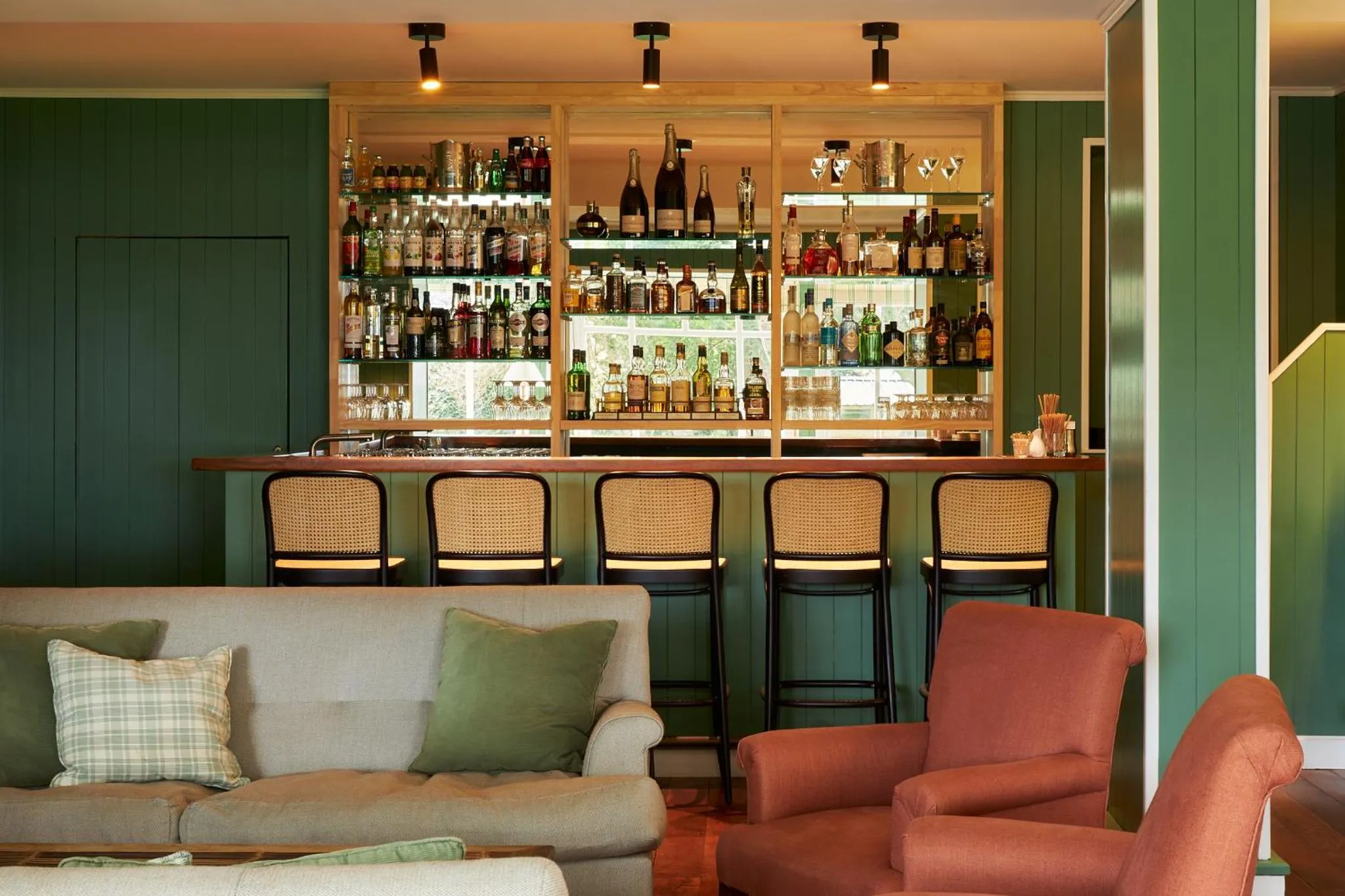 Lounge or bar in Le Grand Hotel des Bains & Spa - Bretagne