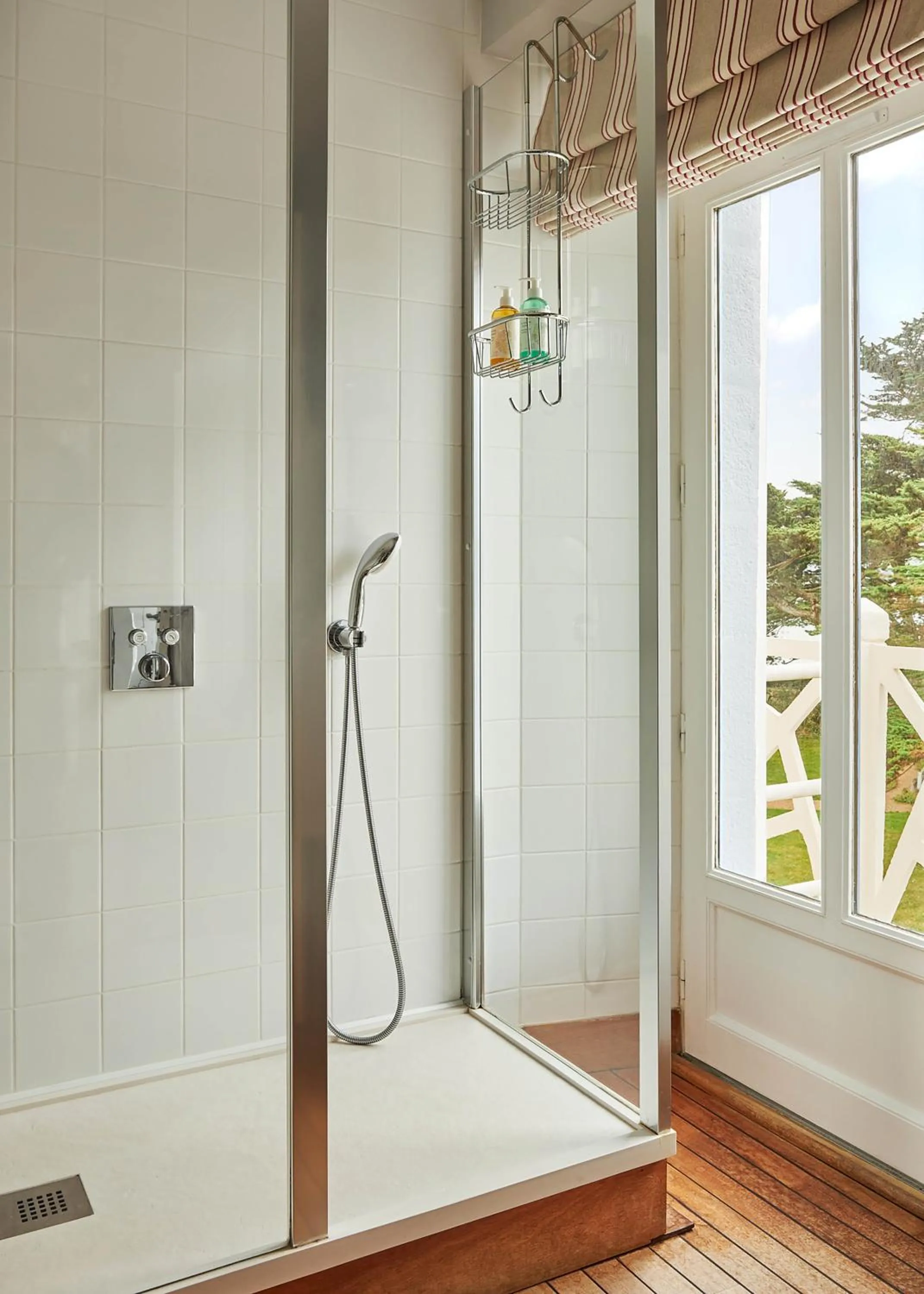 Shower in Le Grand Hotel des Bains & Spa - Bretagne