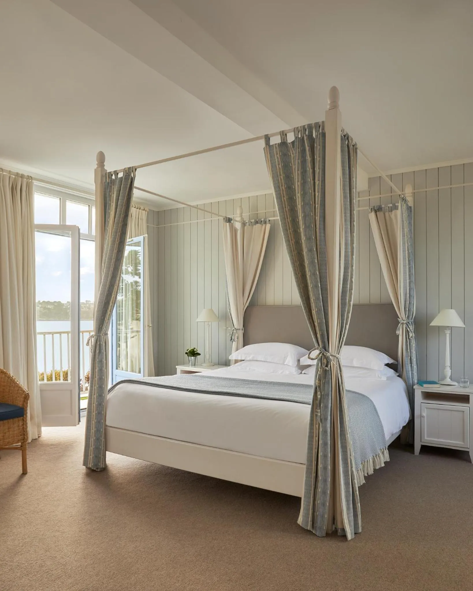 Bed in Le Grand Hotel des Bains & Spa - Bretagne