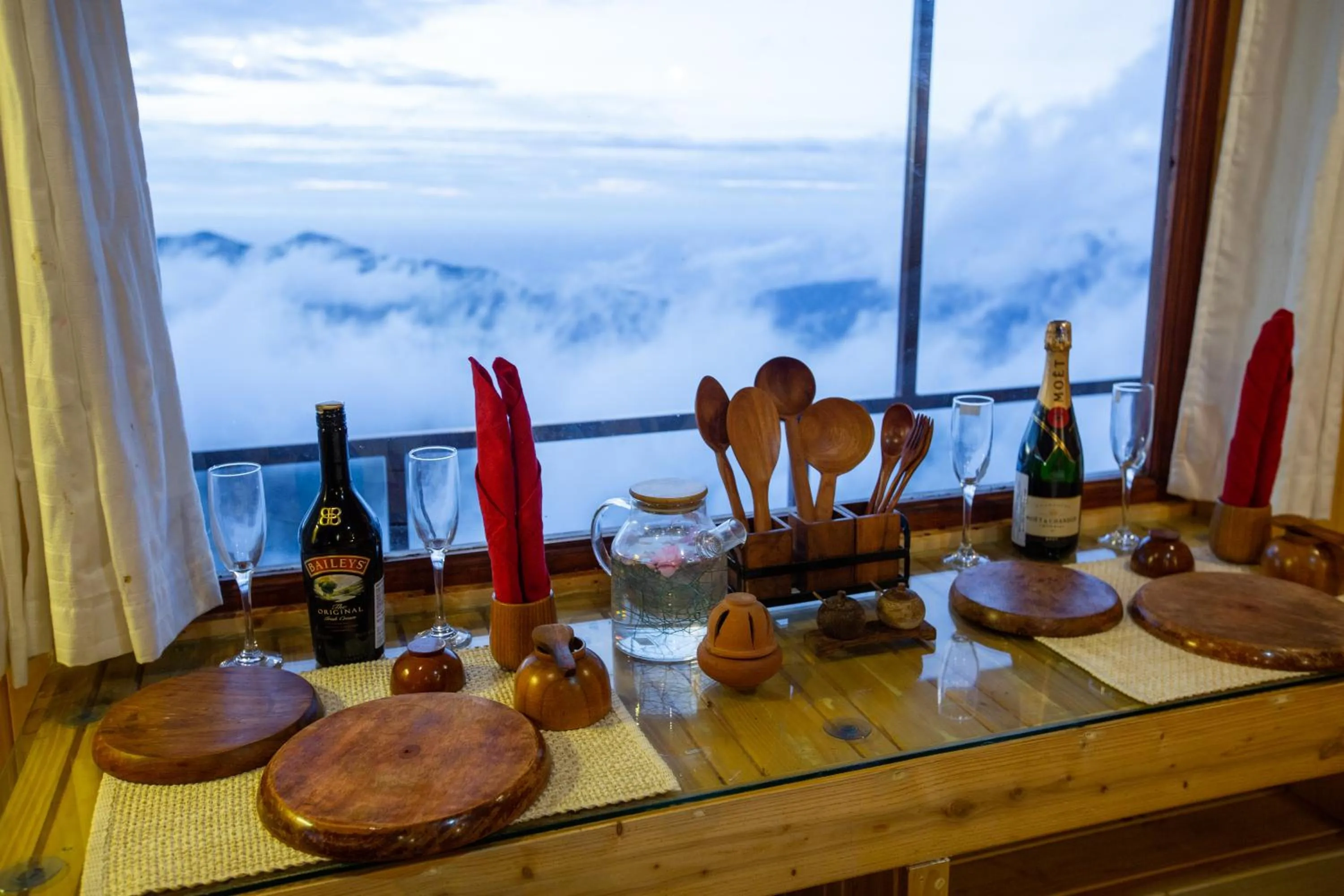 Food and drinks in Syamantac Villa