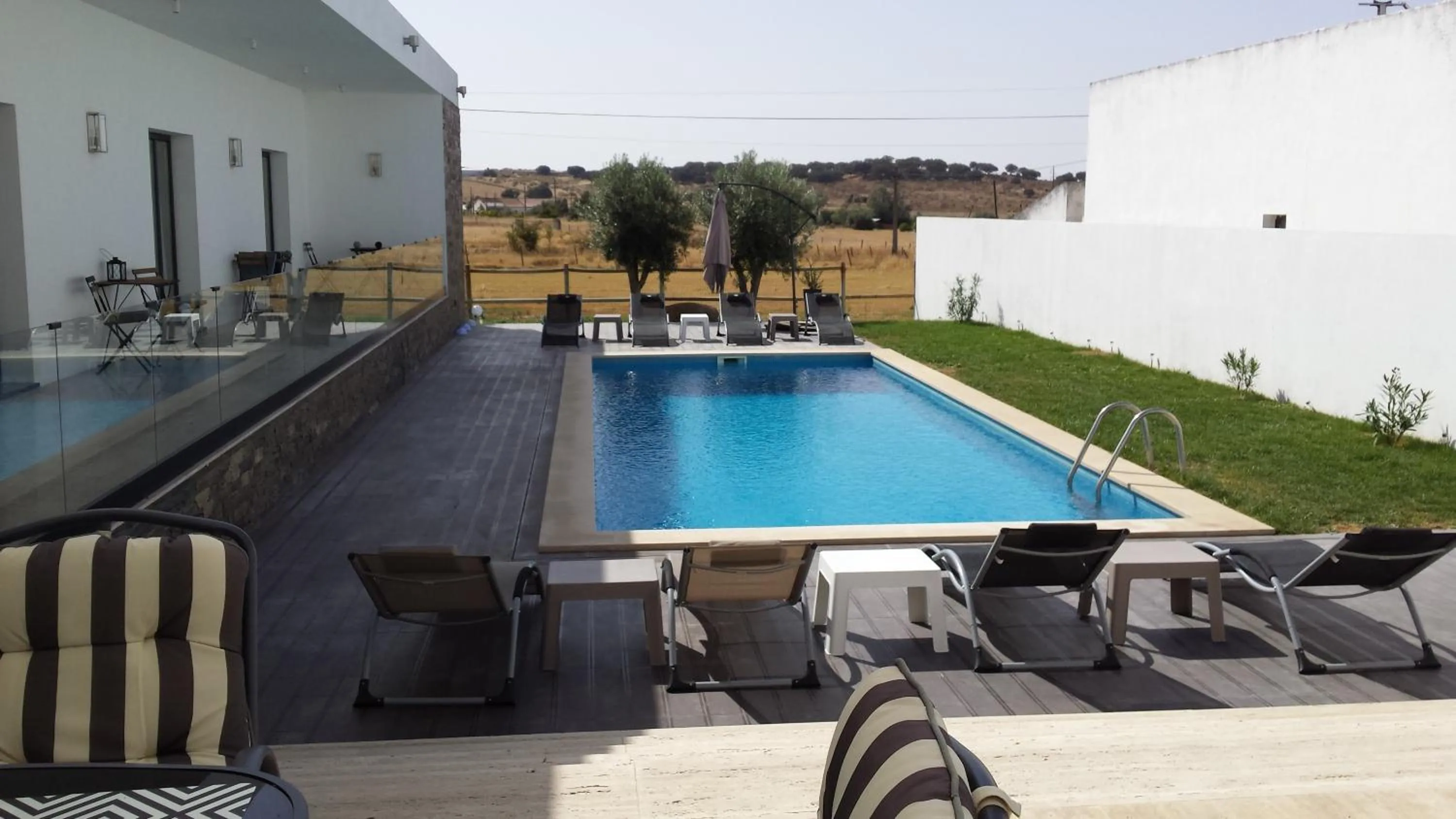 Swimming pool in DH Country House