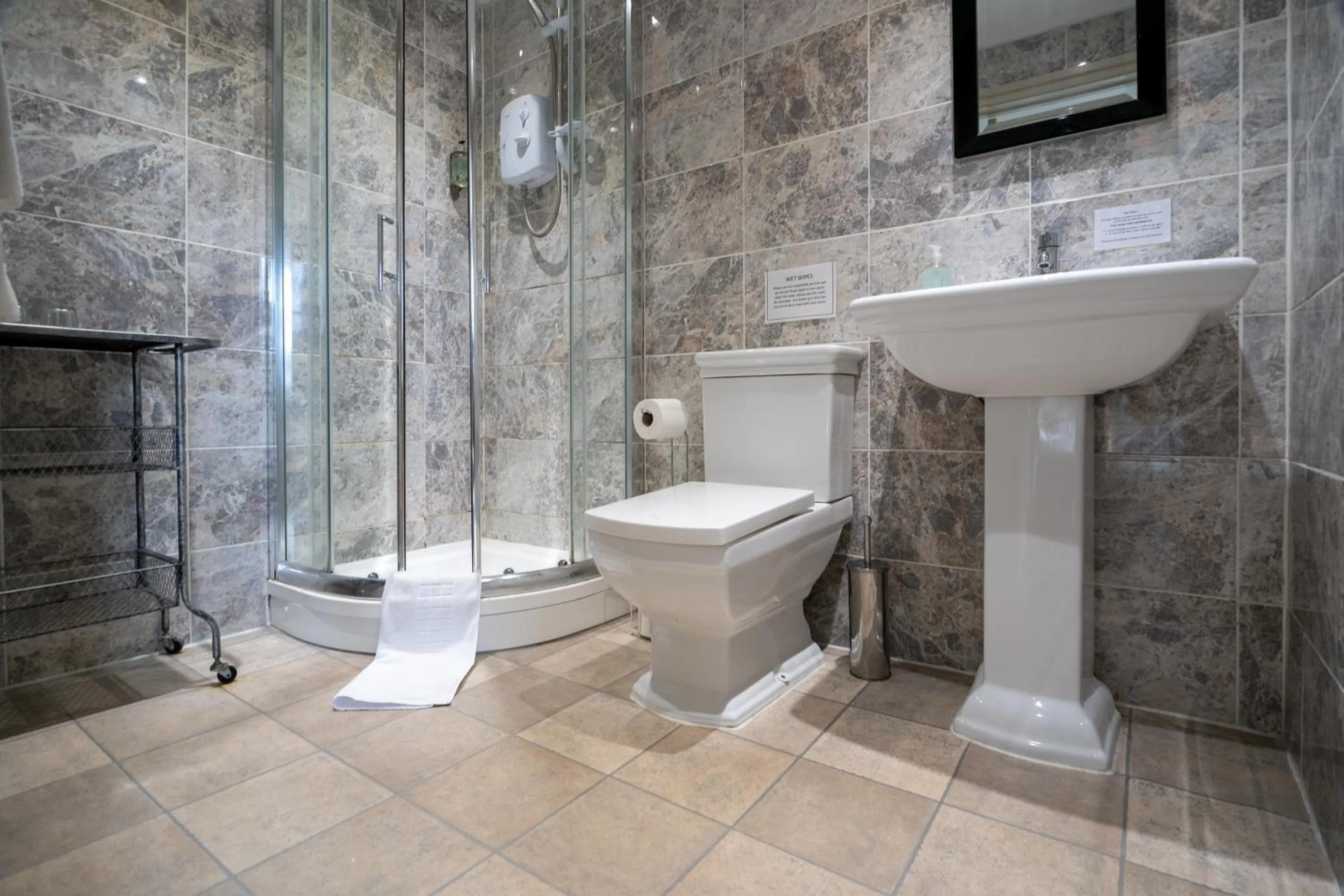 Shower in The George