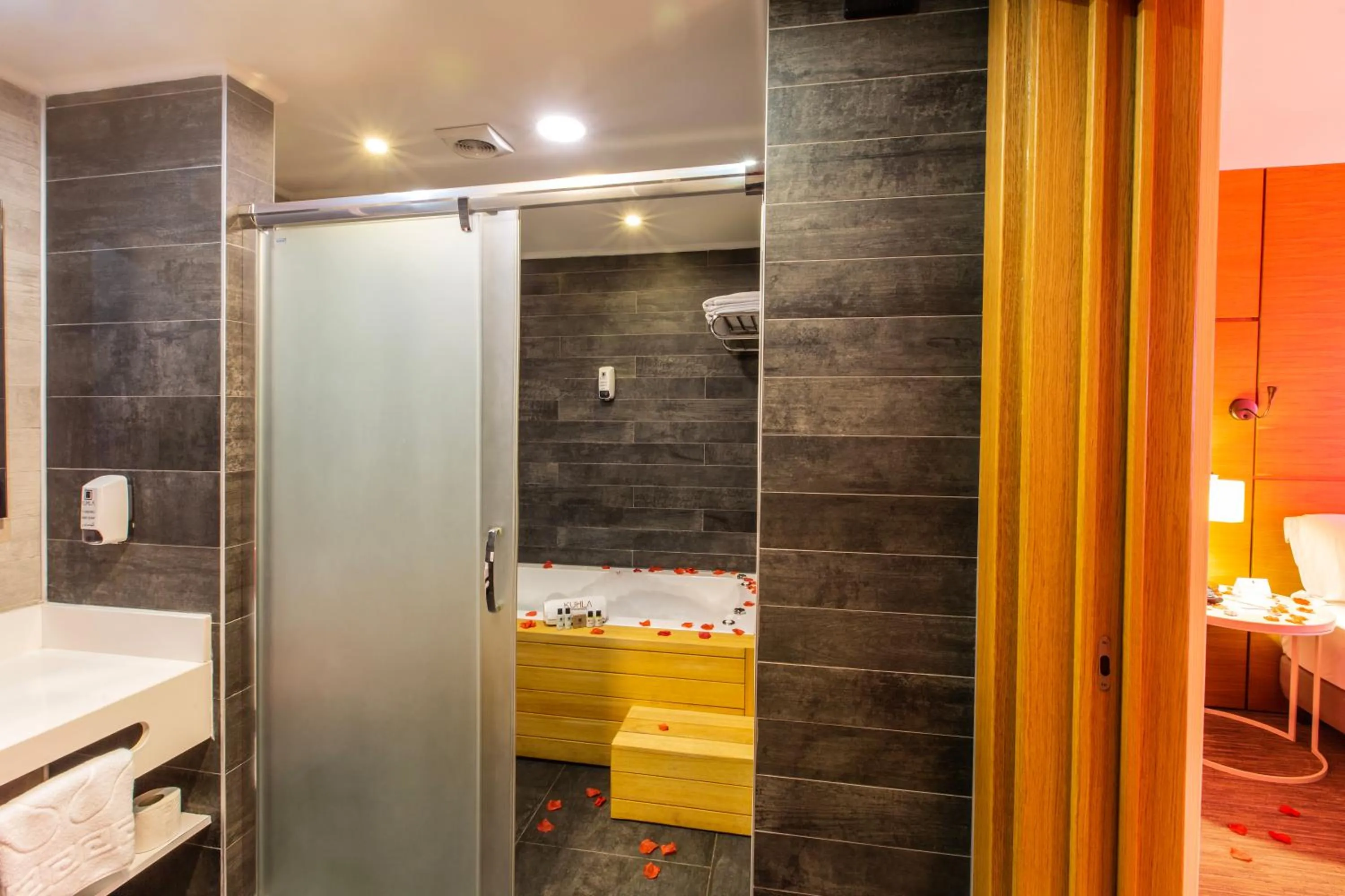 Shower in Kuhla Hotel