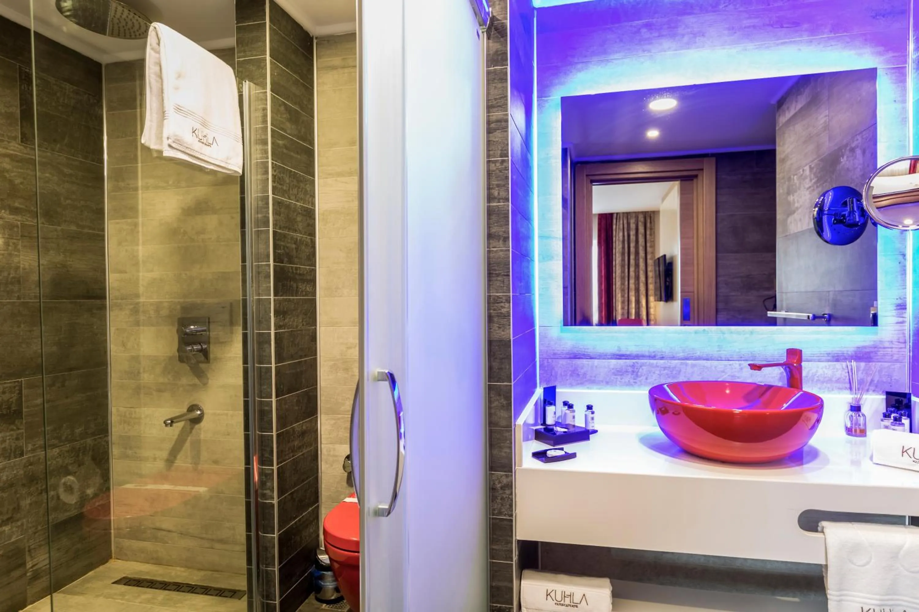 Shower in Kuhla Hotel