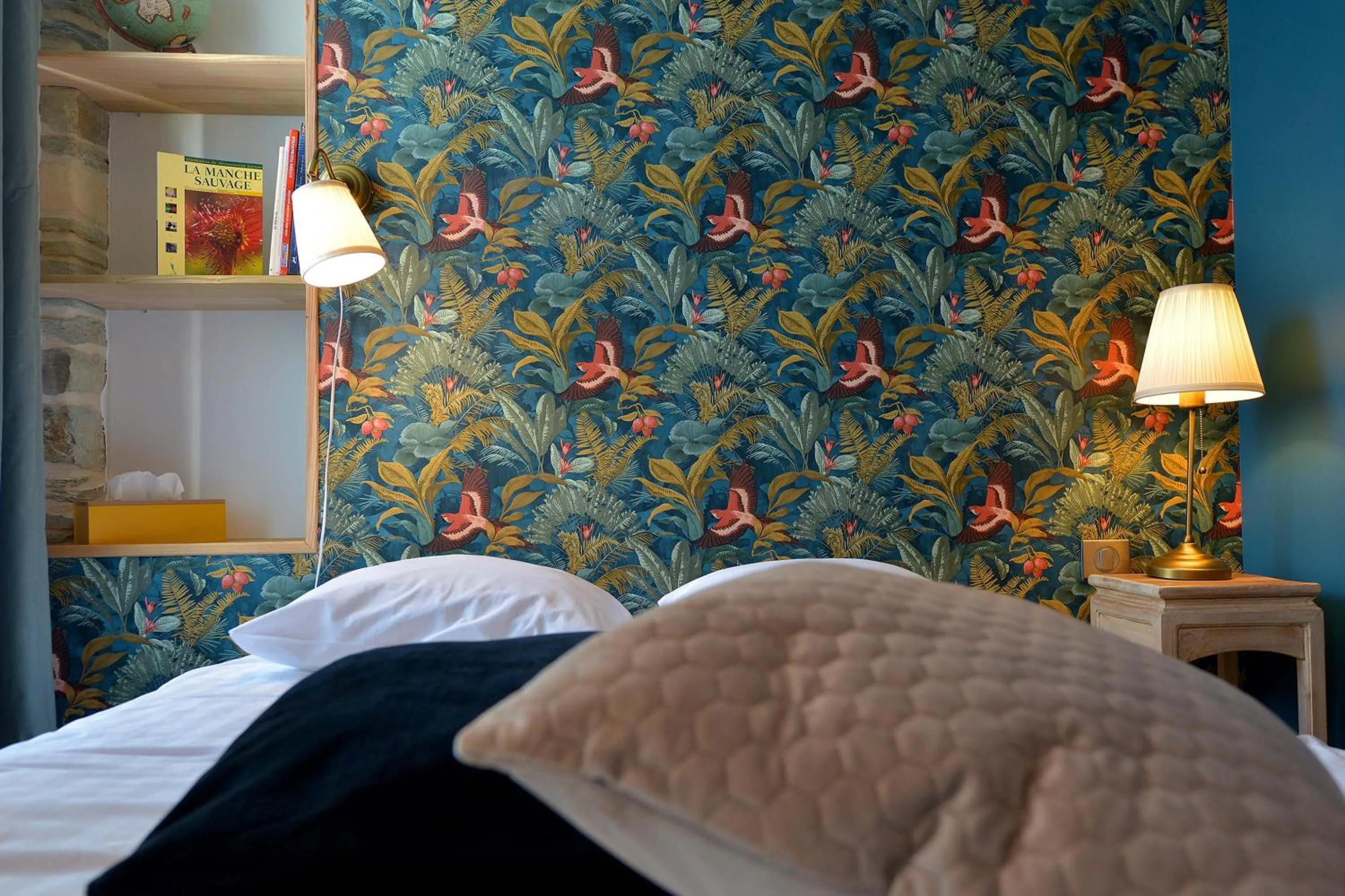 Photo of the whole room, Bed in Hôtel Le Tiburon