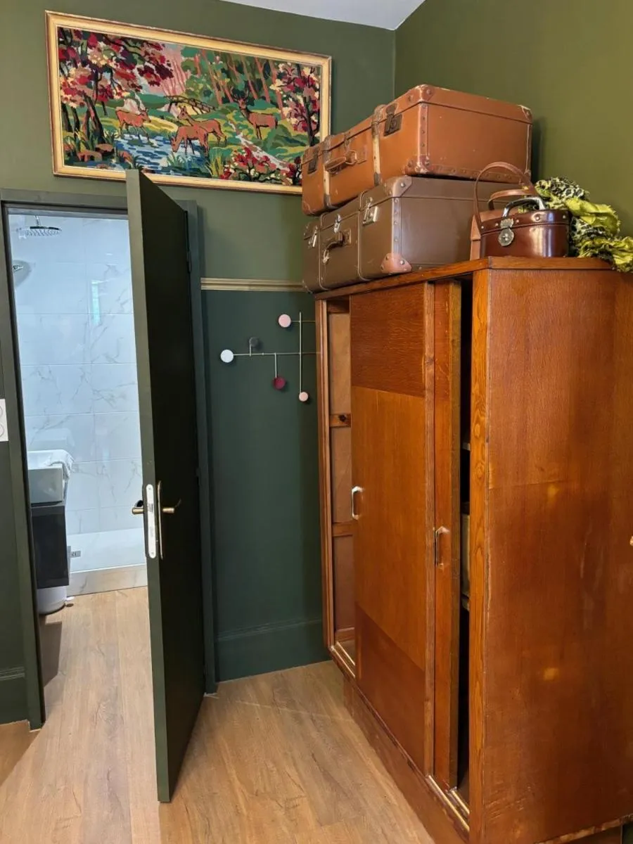 Photo of the whole room in Hôtel Le Tiburon