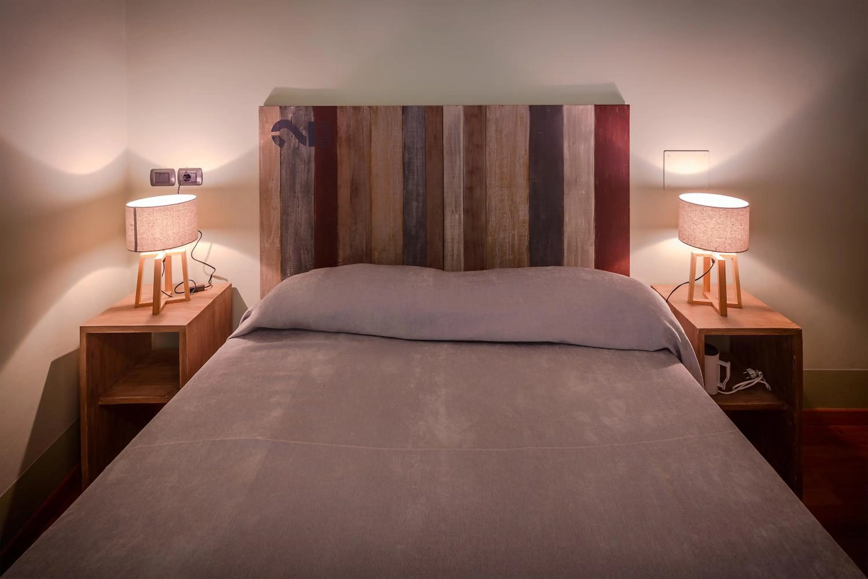 Shower, Bed in de' Montetini