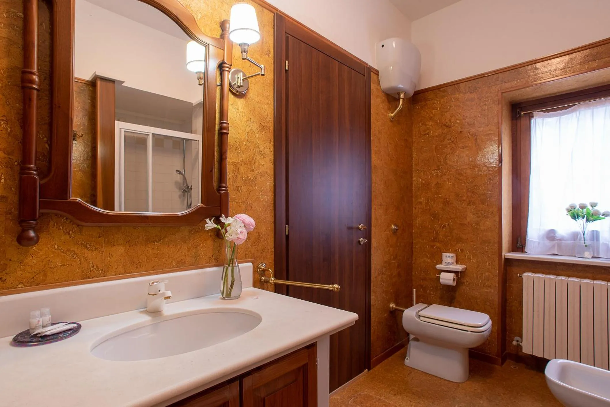 Bathroom in Villa Montegenco B&B