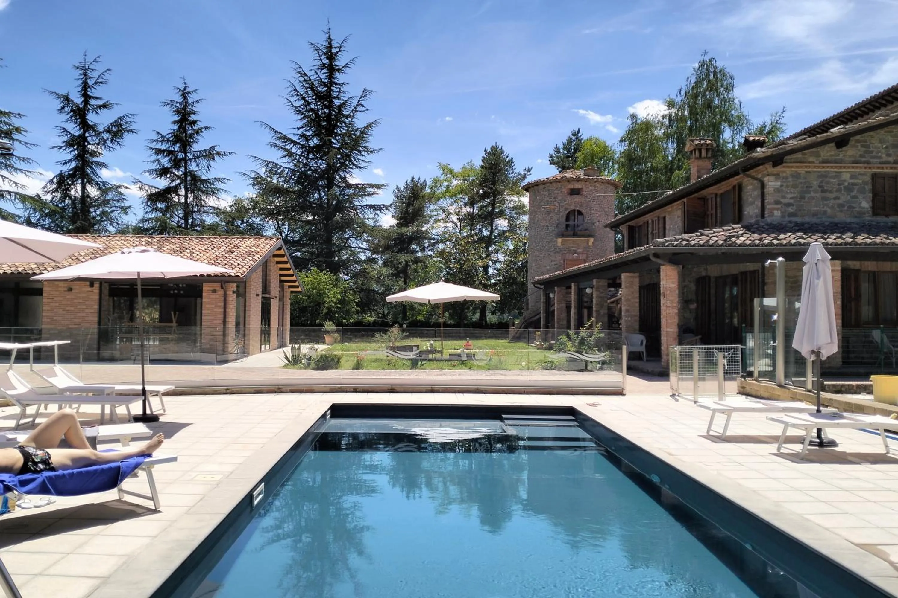 Swimming pool in Villa Montegenco B&B