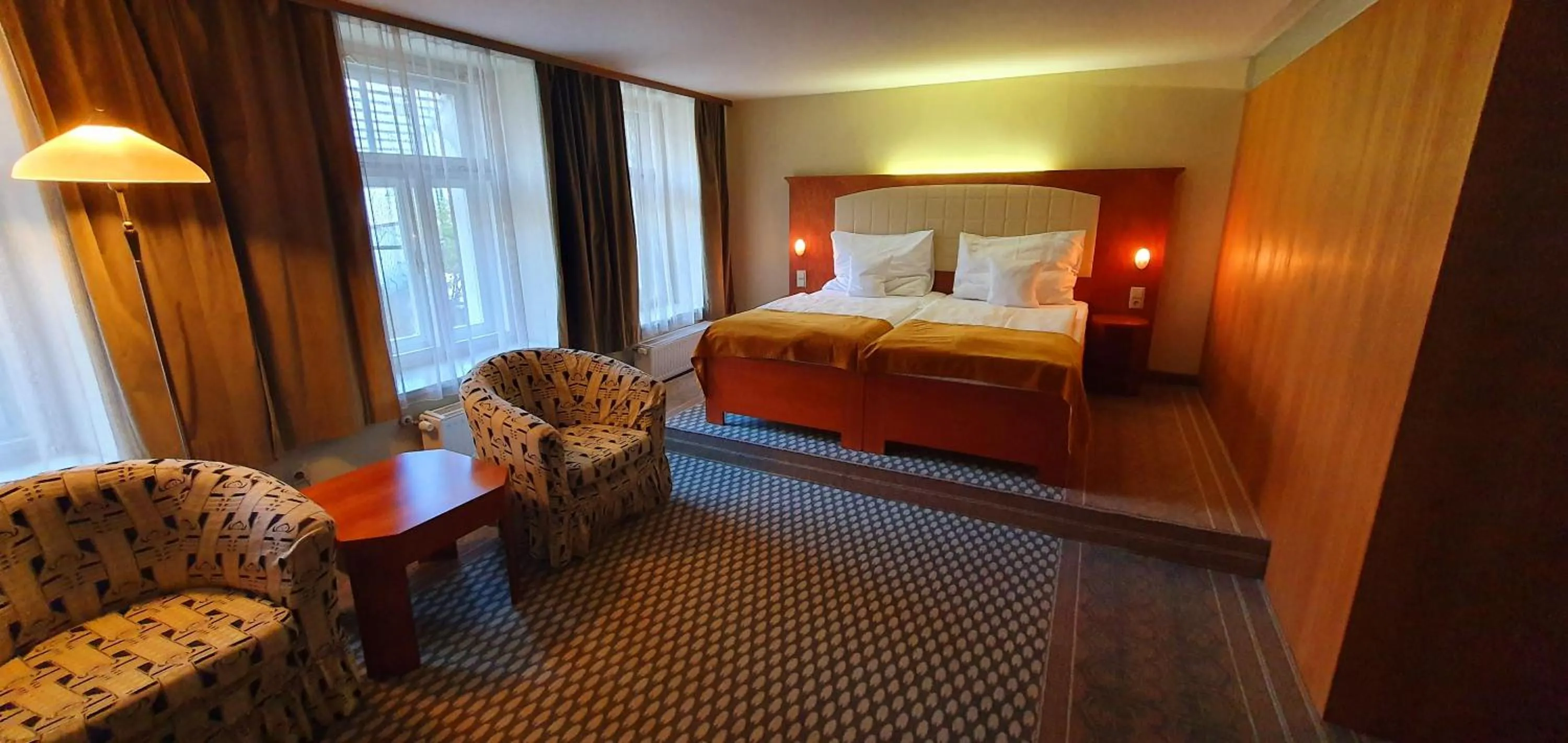 Property building, Bed in Hotel Okresní Dům