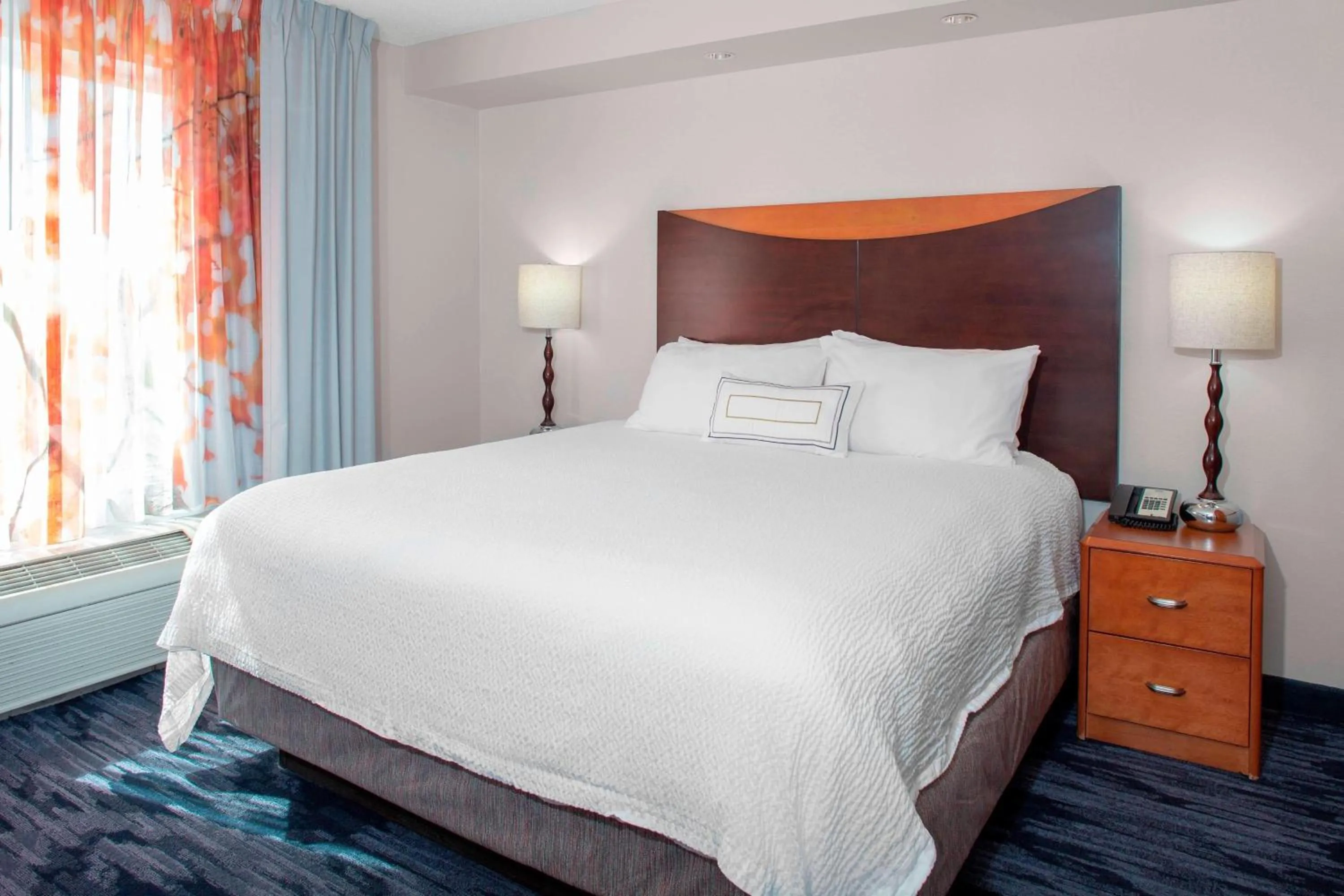 Bedroom, Bed in Fairfield Inn and Suites by Marriott Gadsden
