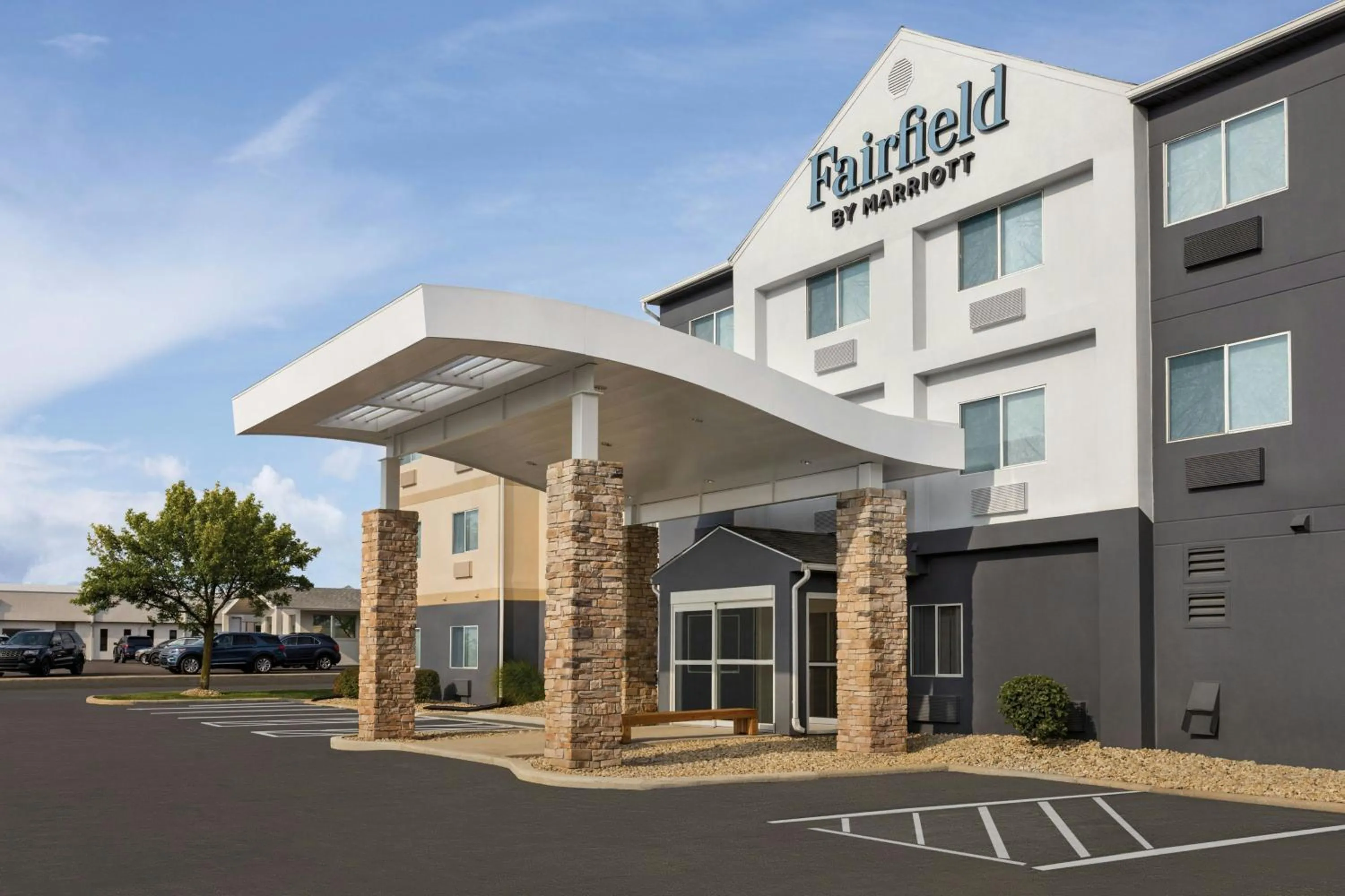 Property building in Fairfield Inn & Suites Findlay