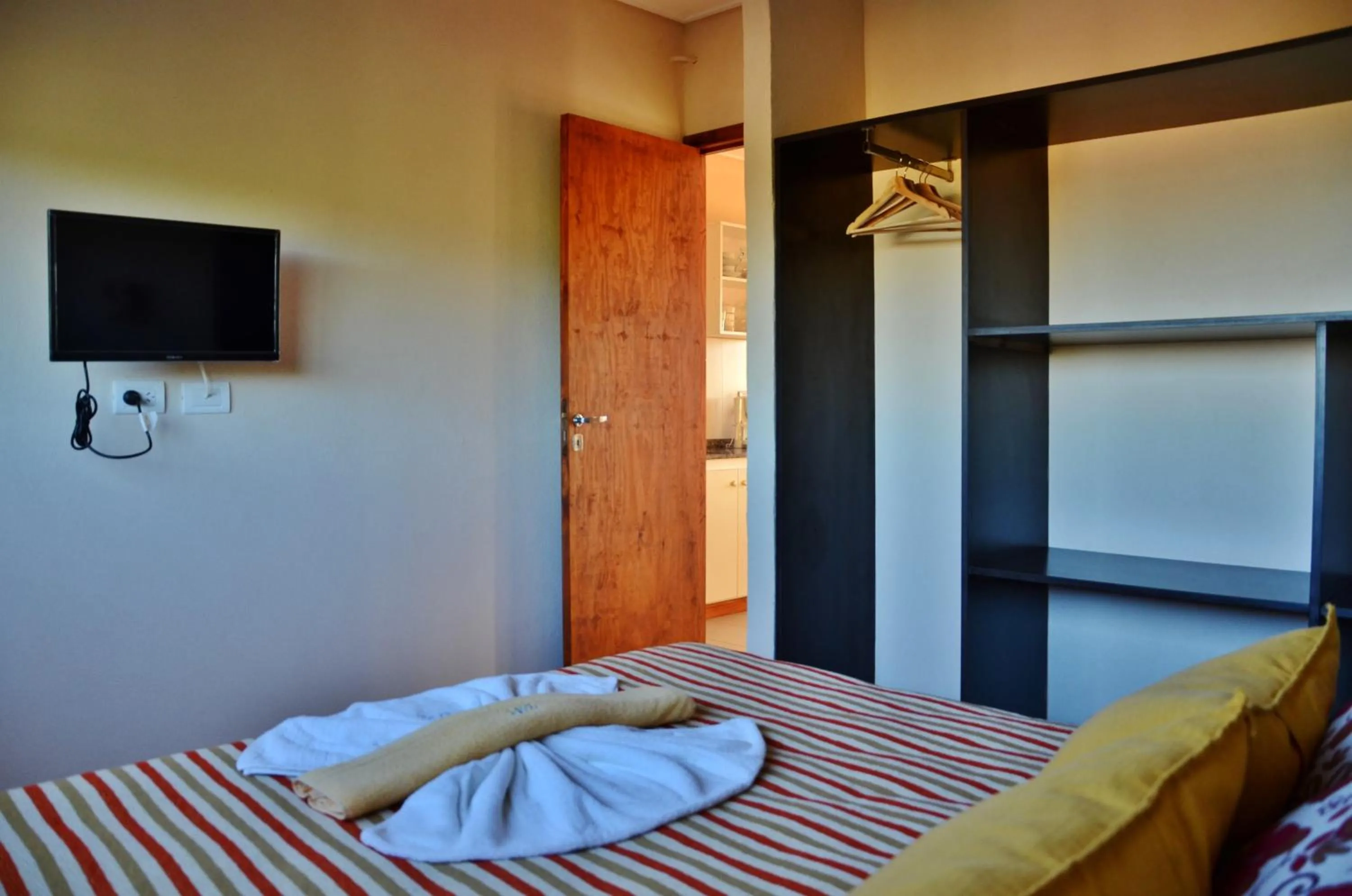 Bedroom, Bed in Viñas del Mar Apart & SPA Aparthotel