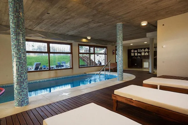 Swimming pool in Viñas del Mar Apart & SPA Aparthotel