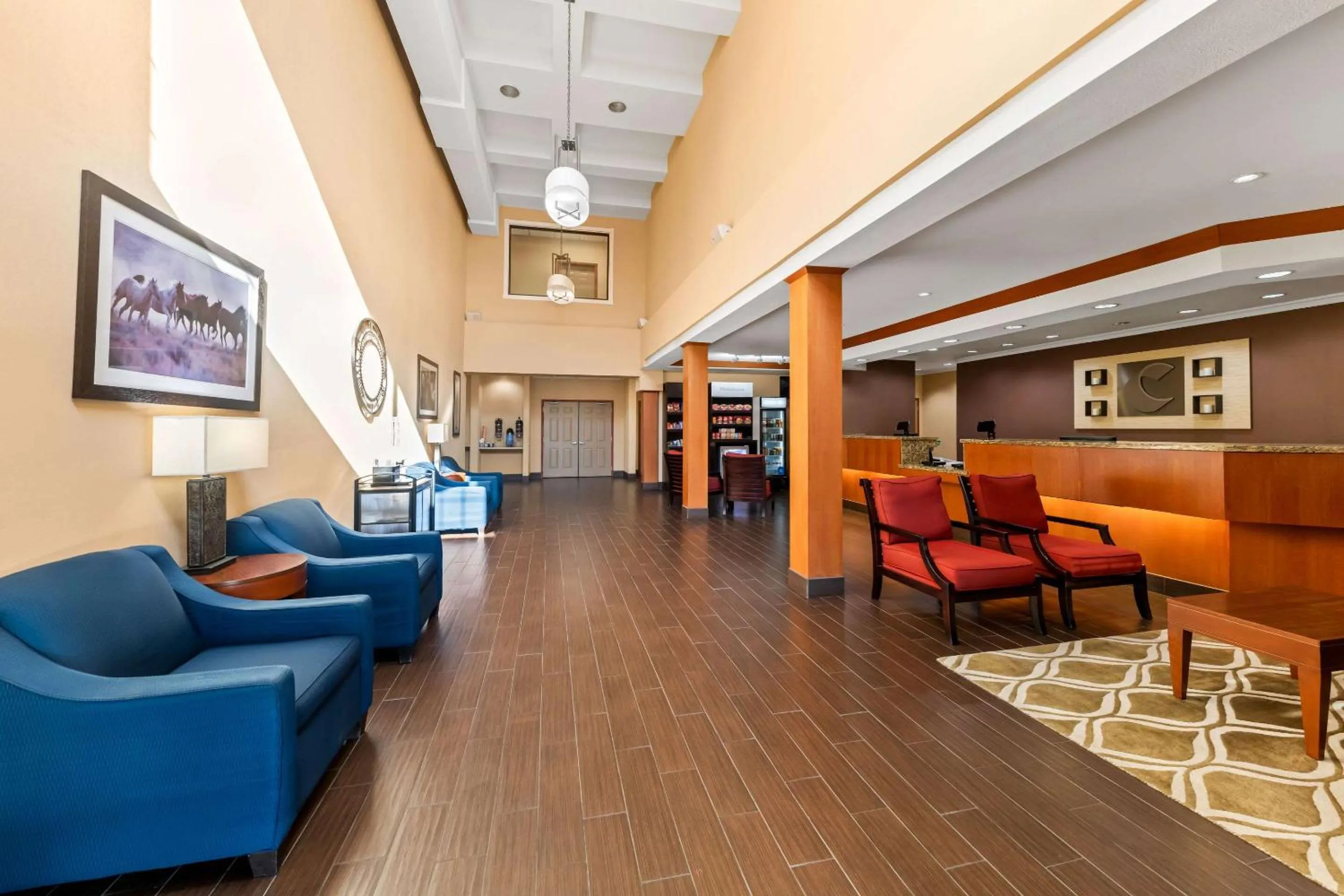 Lobby or reception in Comfort Suites Roanoke - Fort Worth North