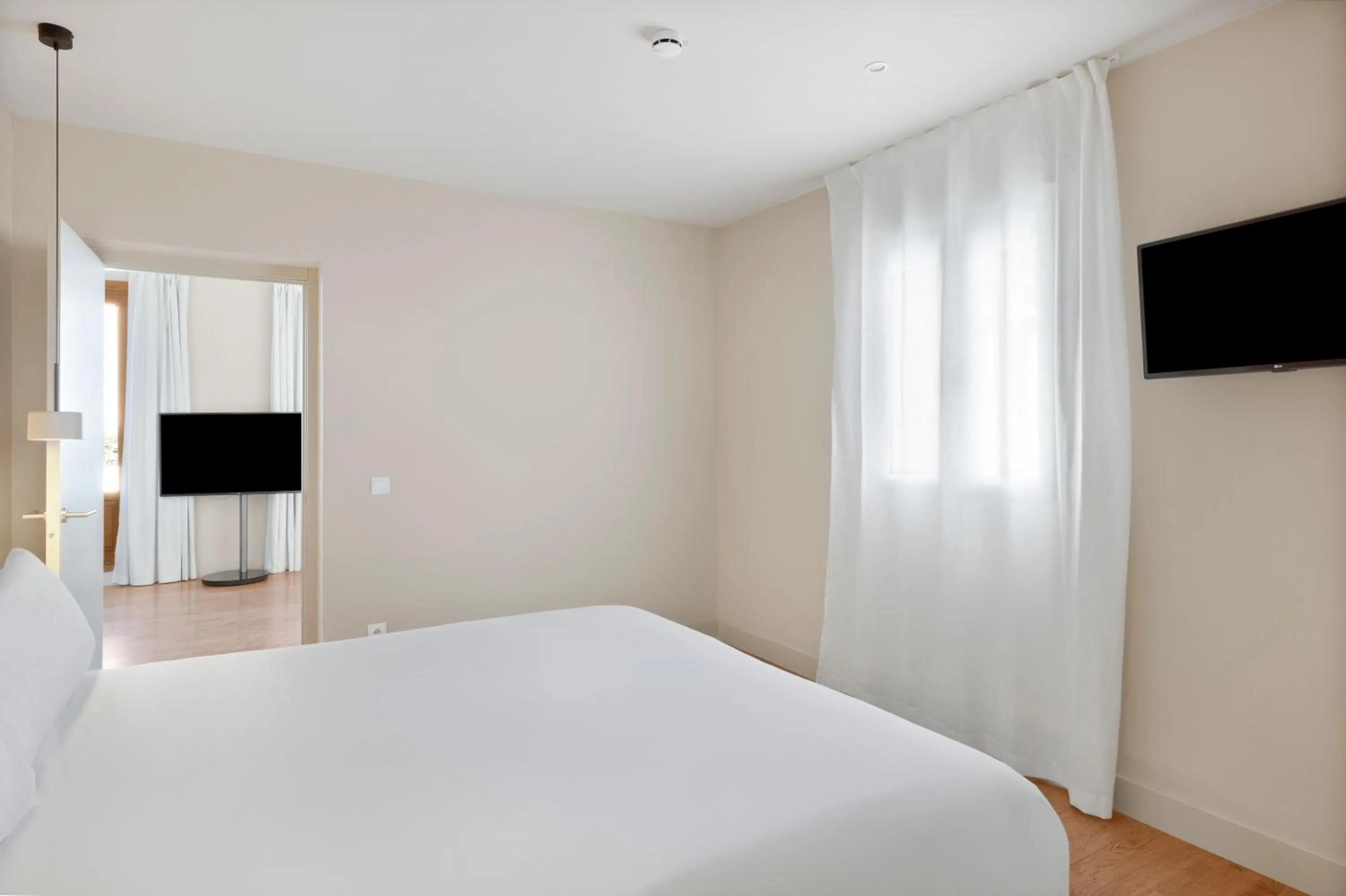 Bed in B&B HOTEL Apartamentos Madrid Centro Fuencarral 46