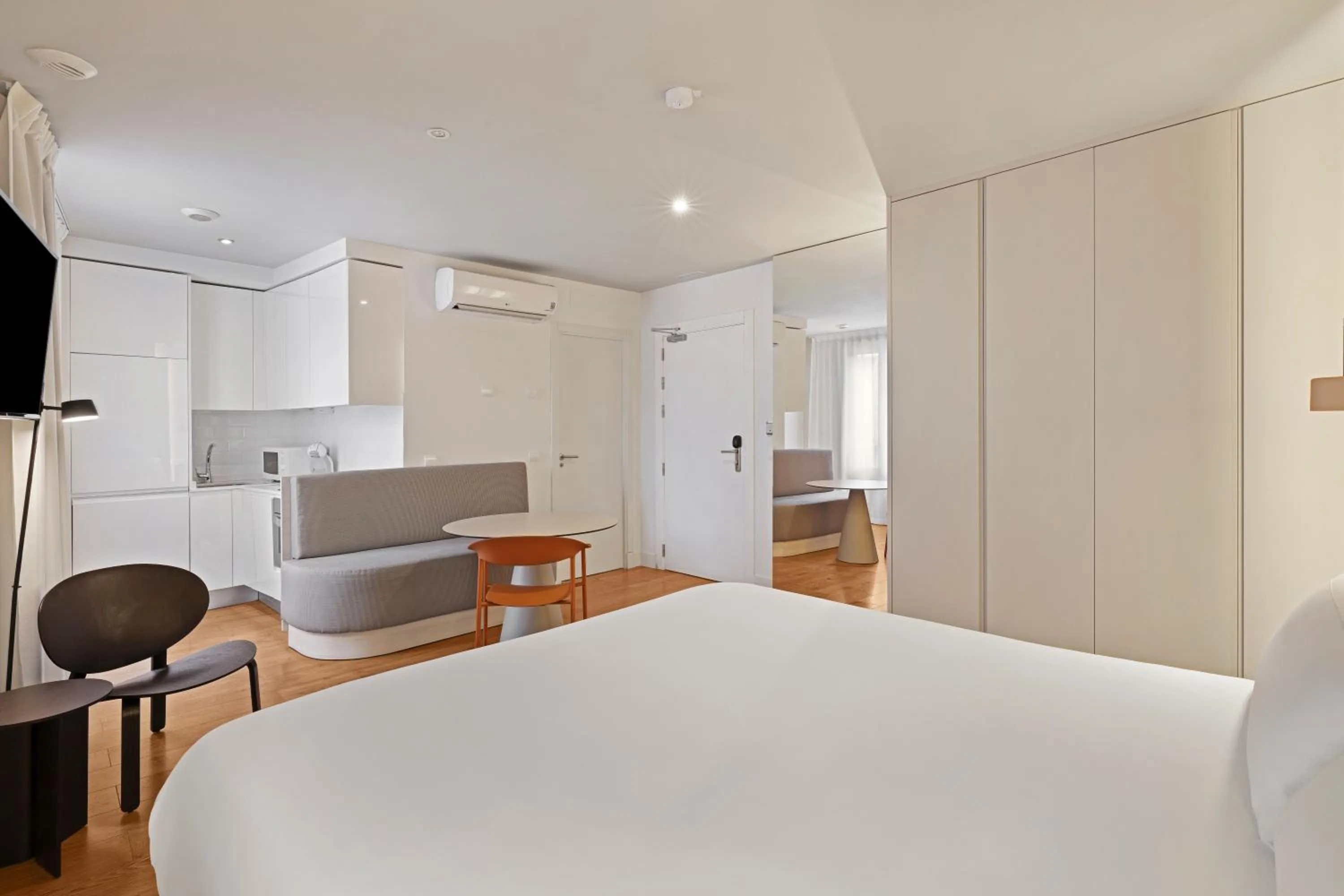 Bed in B&B HOTEL Apartamentos Madrid Centro Fuencarral 46