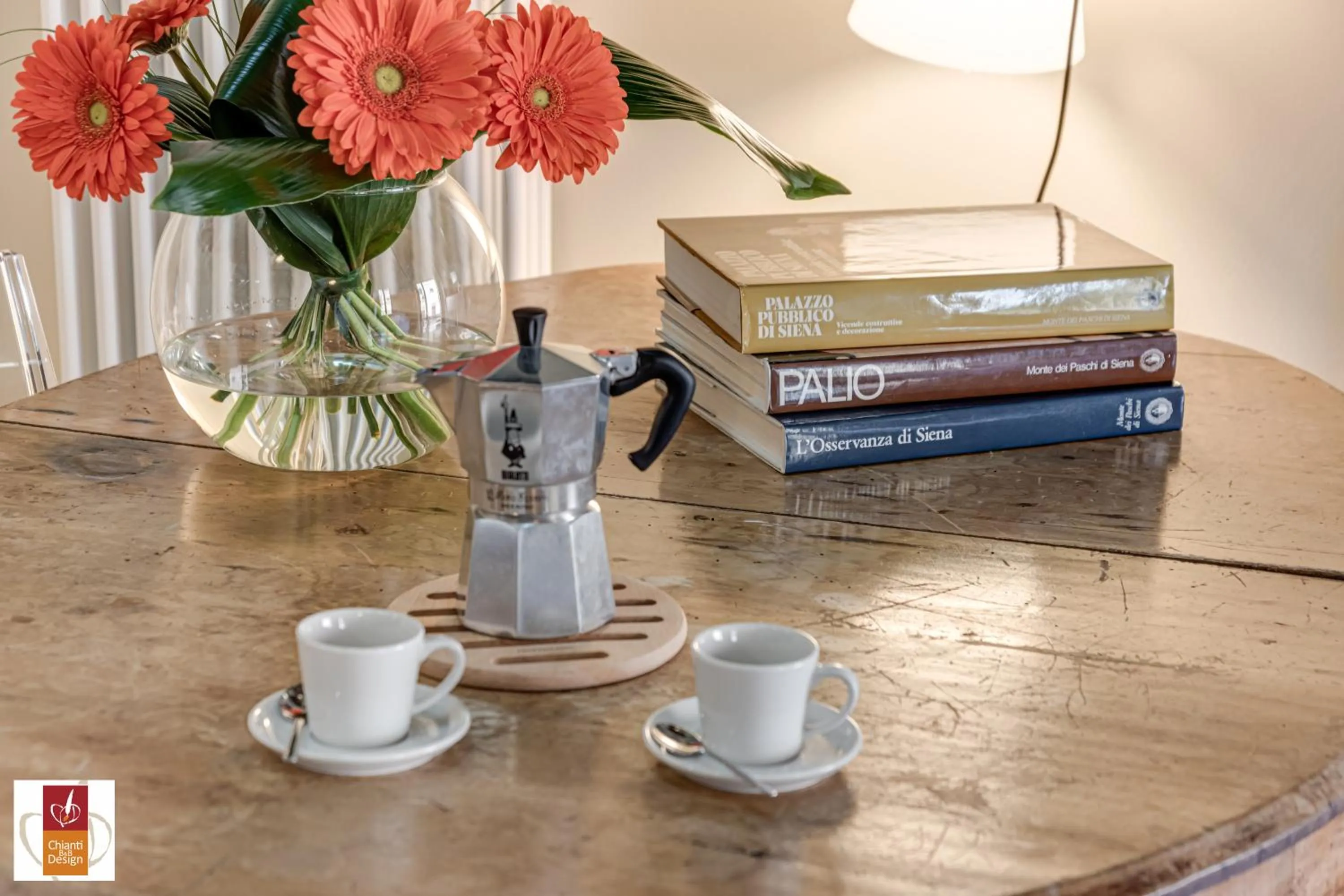 Decorative detail in Chianti B&B Design infinity pool shared