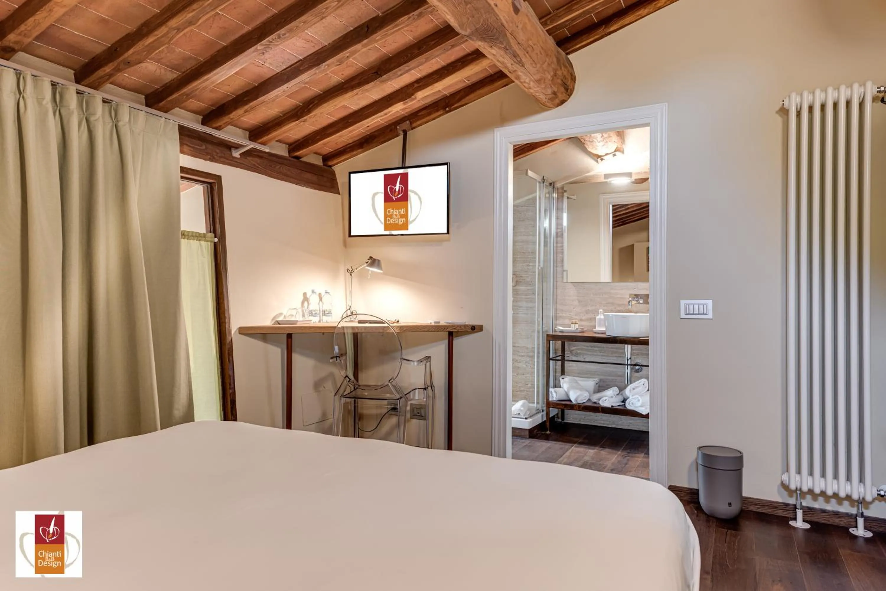 Bed in Chianti B&B Design infinity pool shared