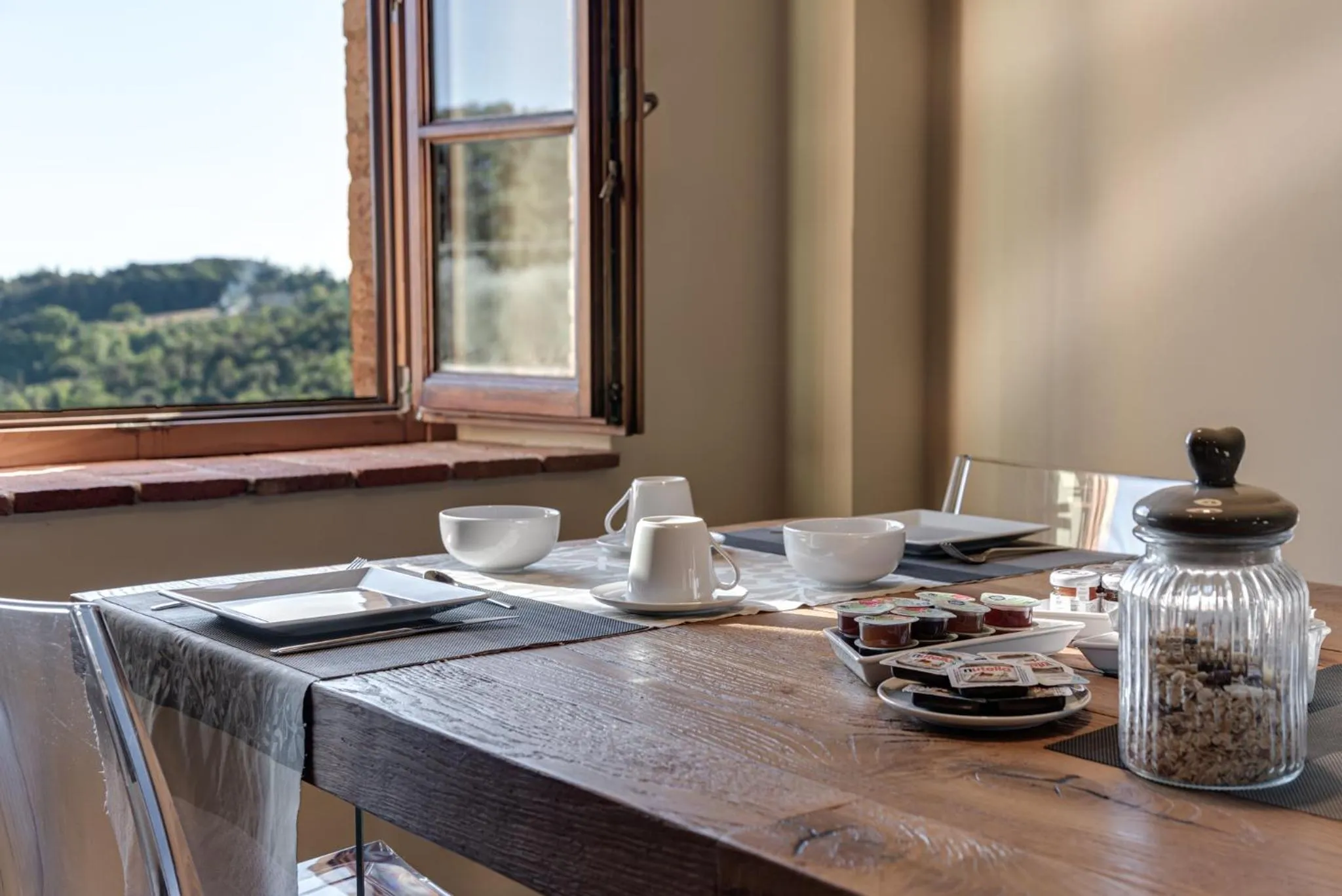 Breakfast in Chianti B&B Design infinity pool shared