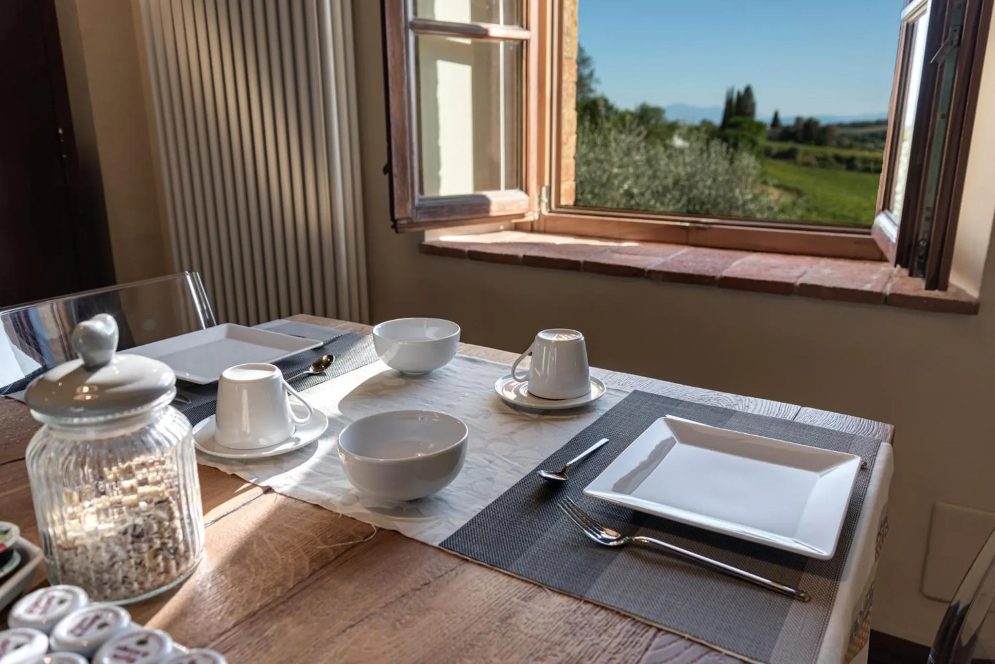 Breakfast in Chianti B&B Design infinity pool shared