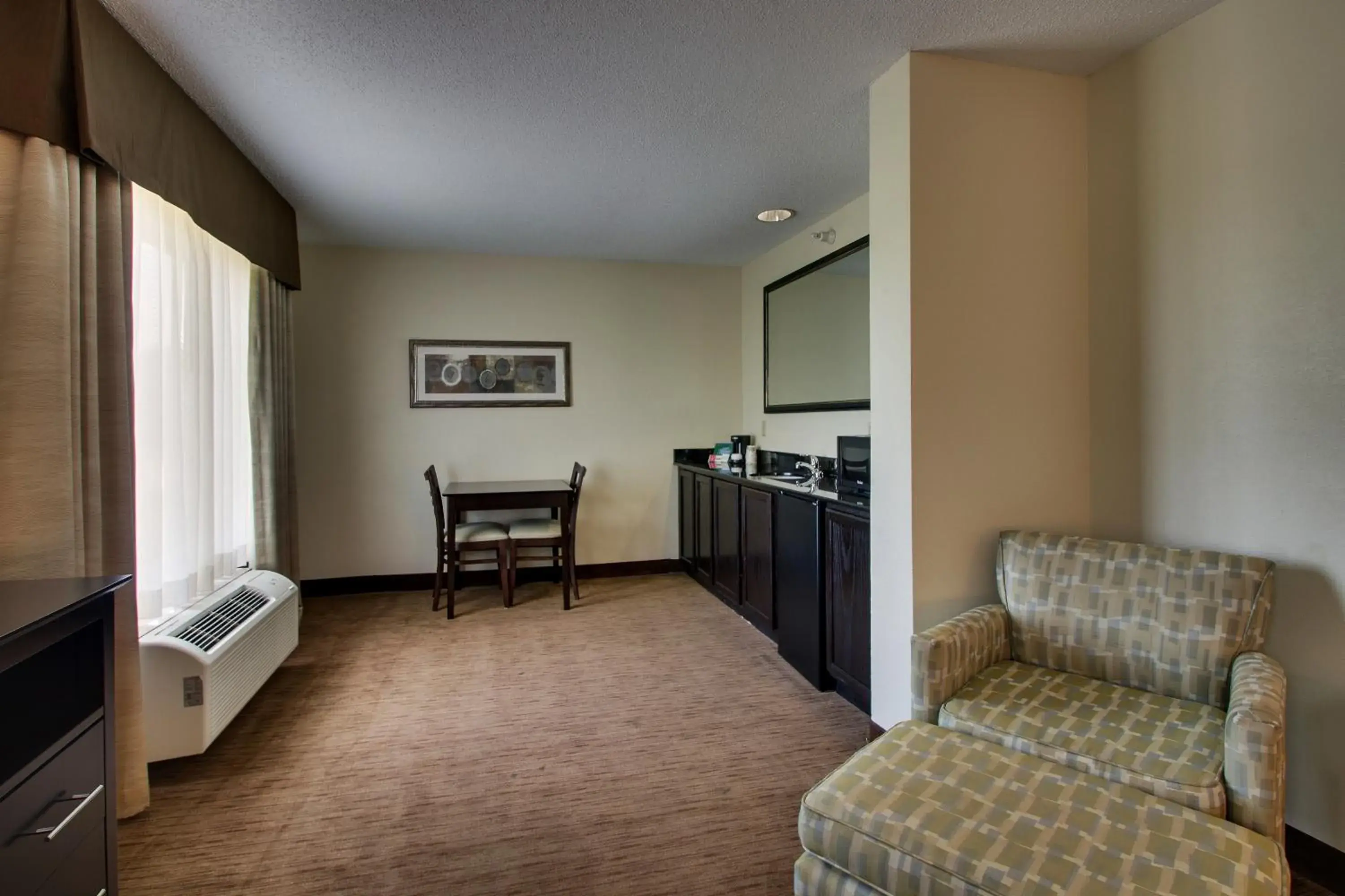 Seating Area in Wingfield Inn & Suites