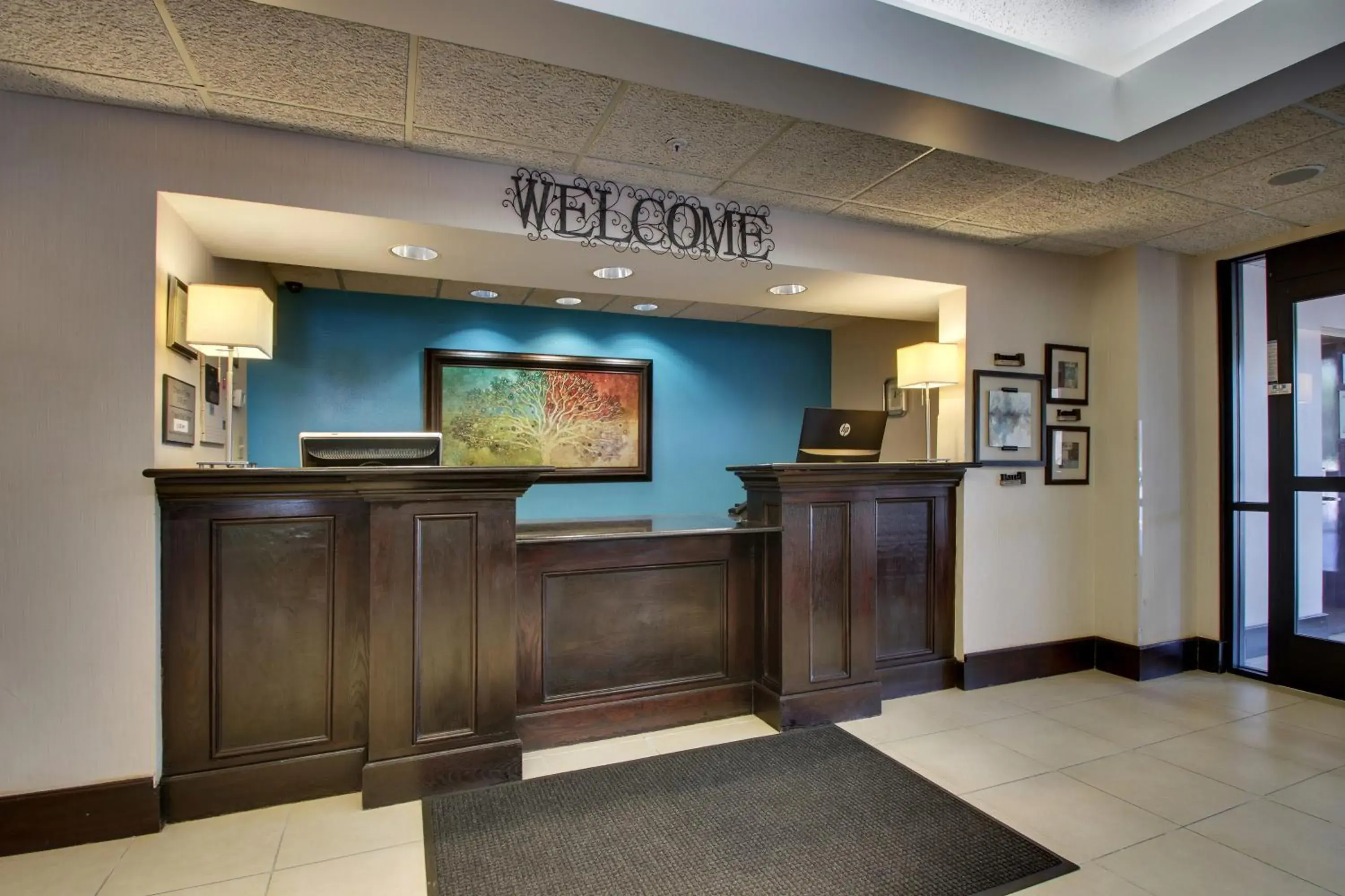 Breakfast, Lobby/Reception in Wingfield Inn & Suites