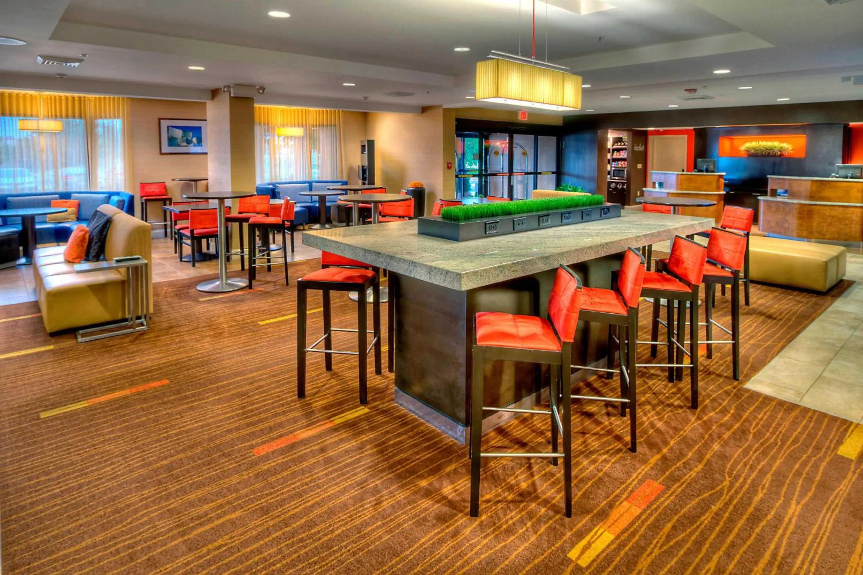 Restaurant/places to eat in Courtyard by Marriott Burlington