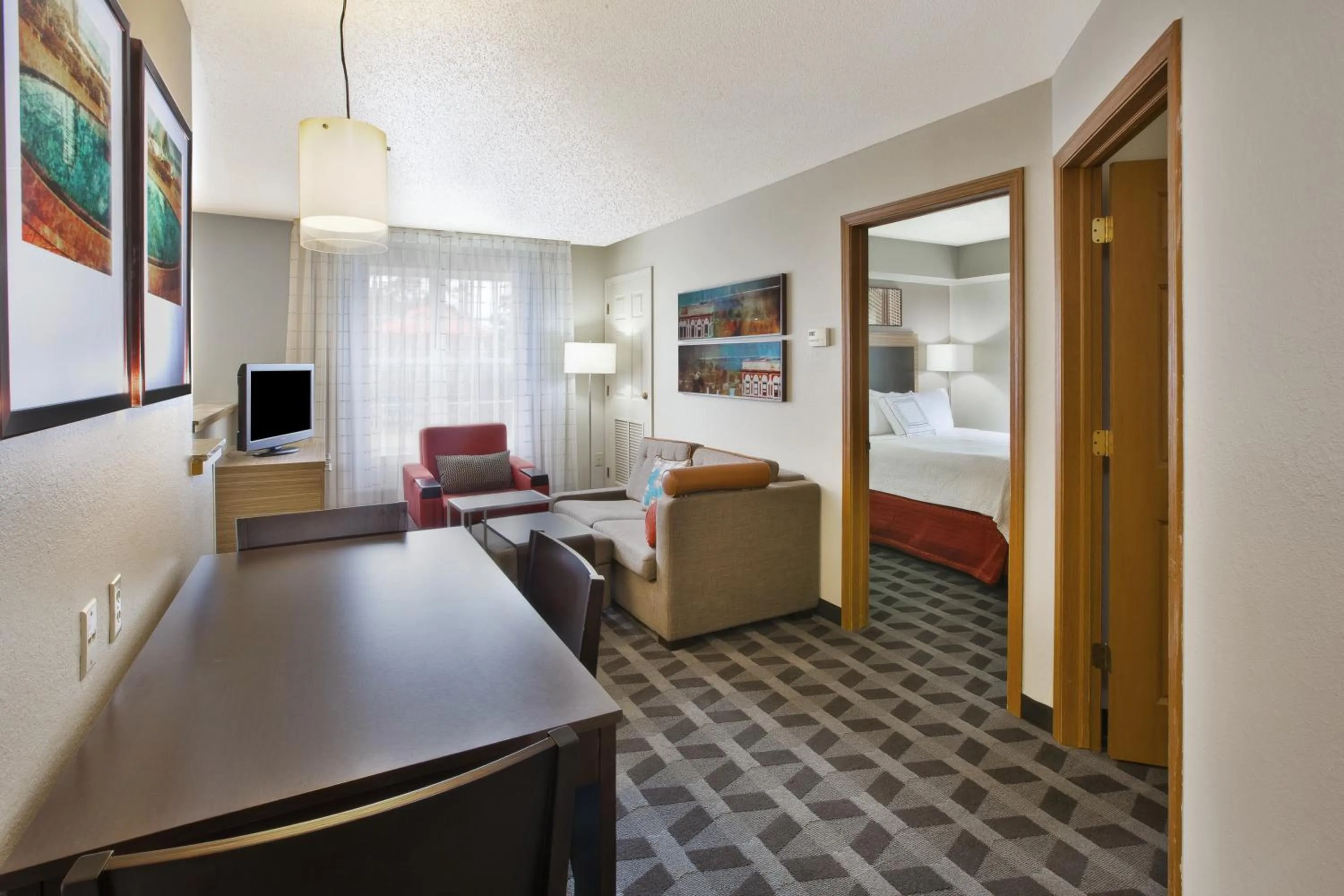 Living room, Bed in TownePlace Suites by Marriott Brookfield