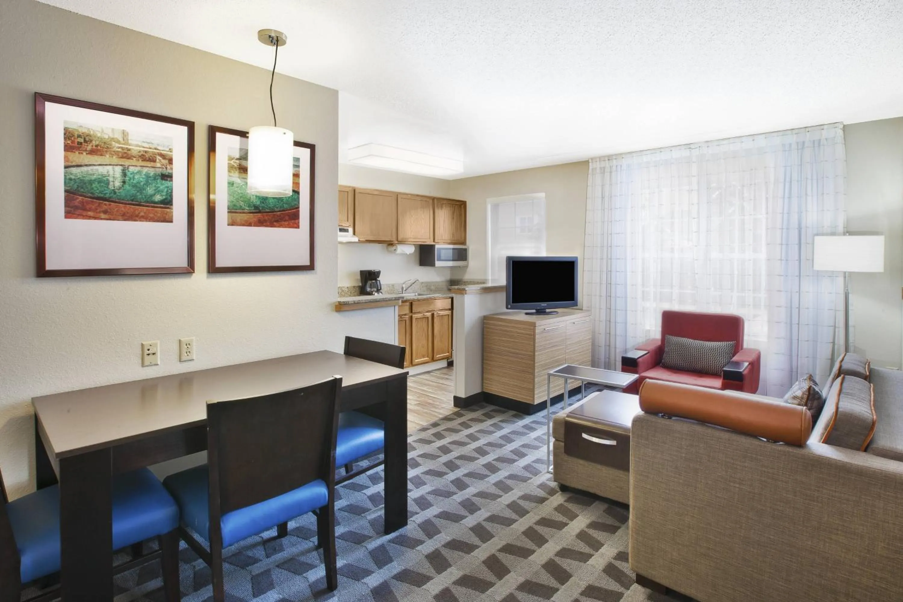 Living room in TownePlace Suites by Marriott Brookfield