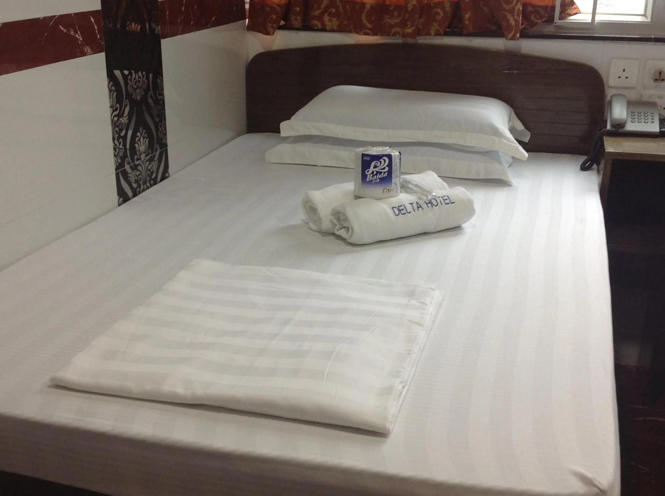 Bedroom, Bed in David Lounge