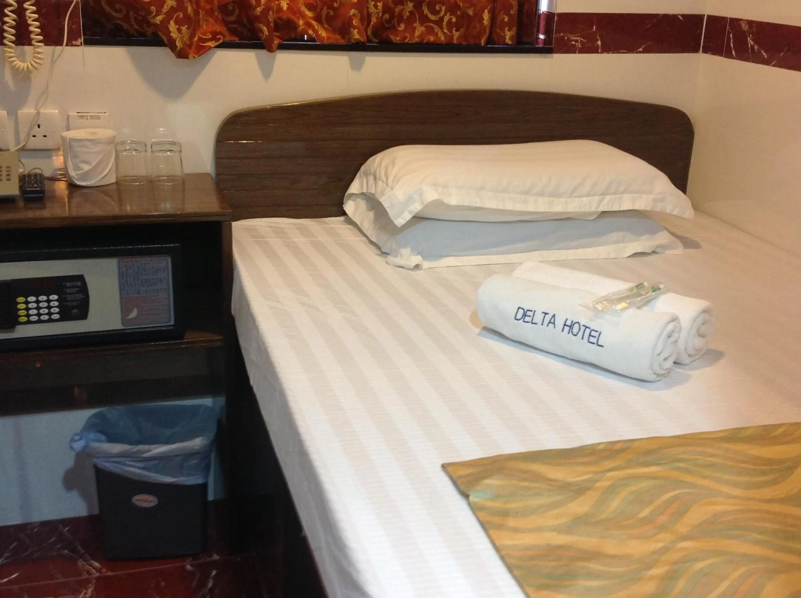 Bedroom, Bed in David Lounge