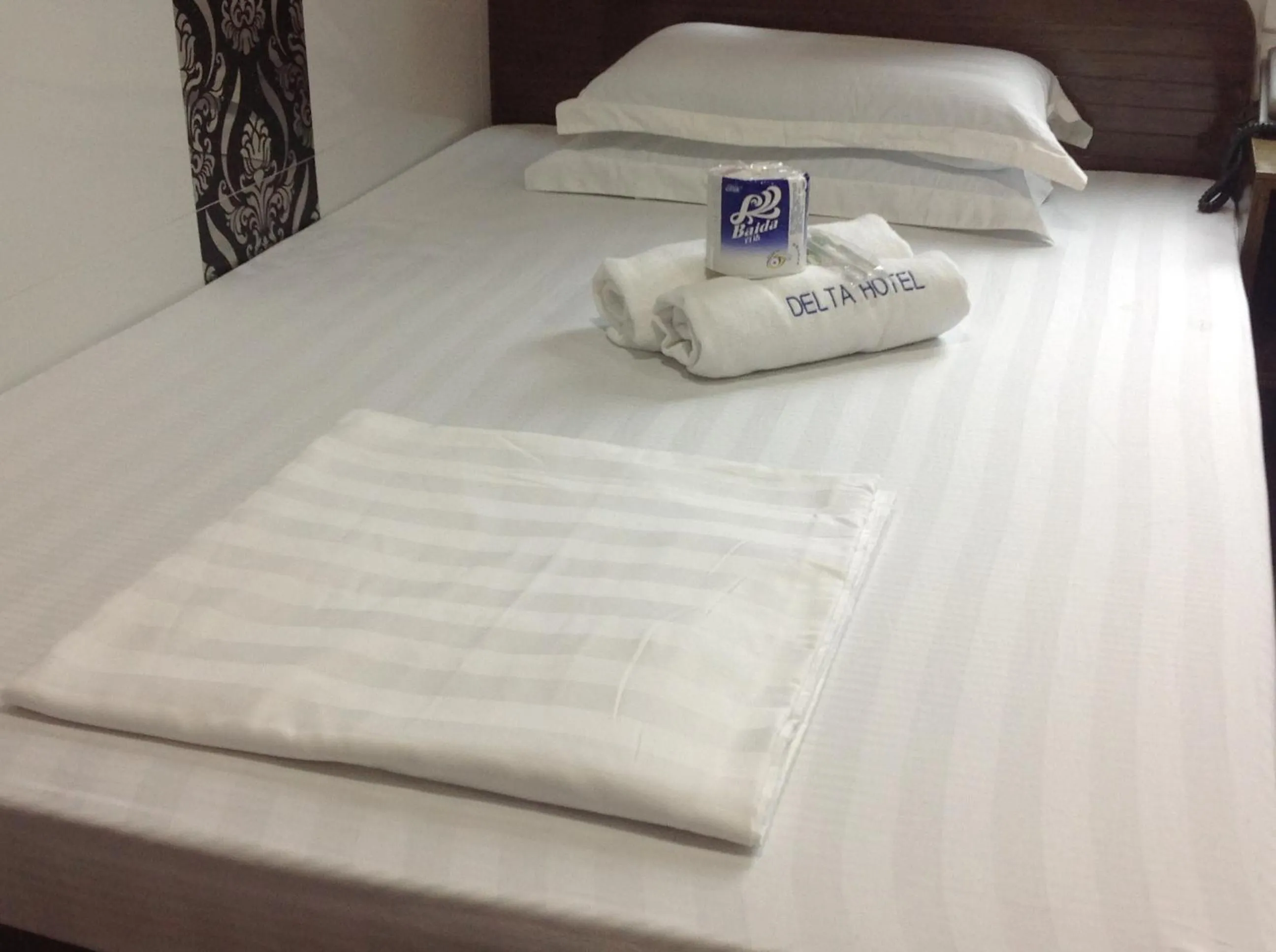 Bedroom, Bed in David Lounge